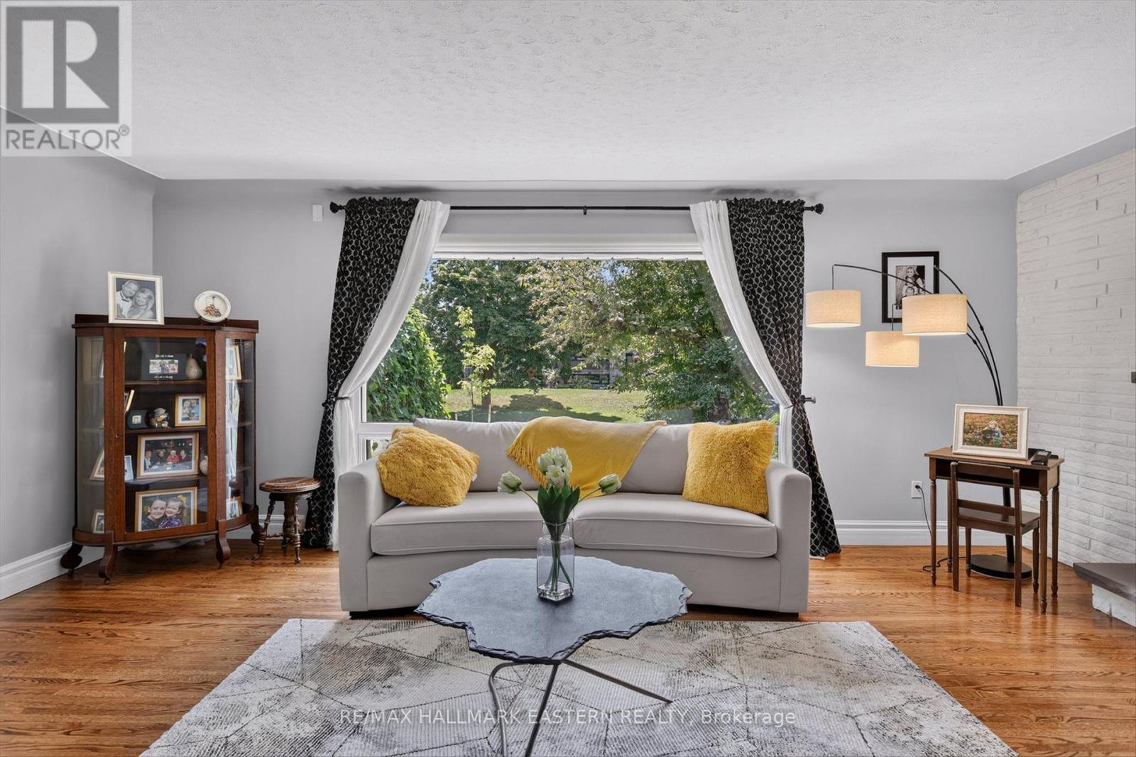 894 KAWARTHA DRIVE - 6