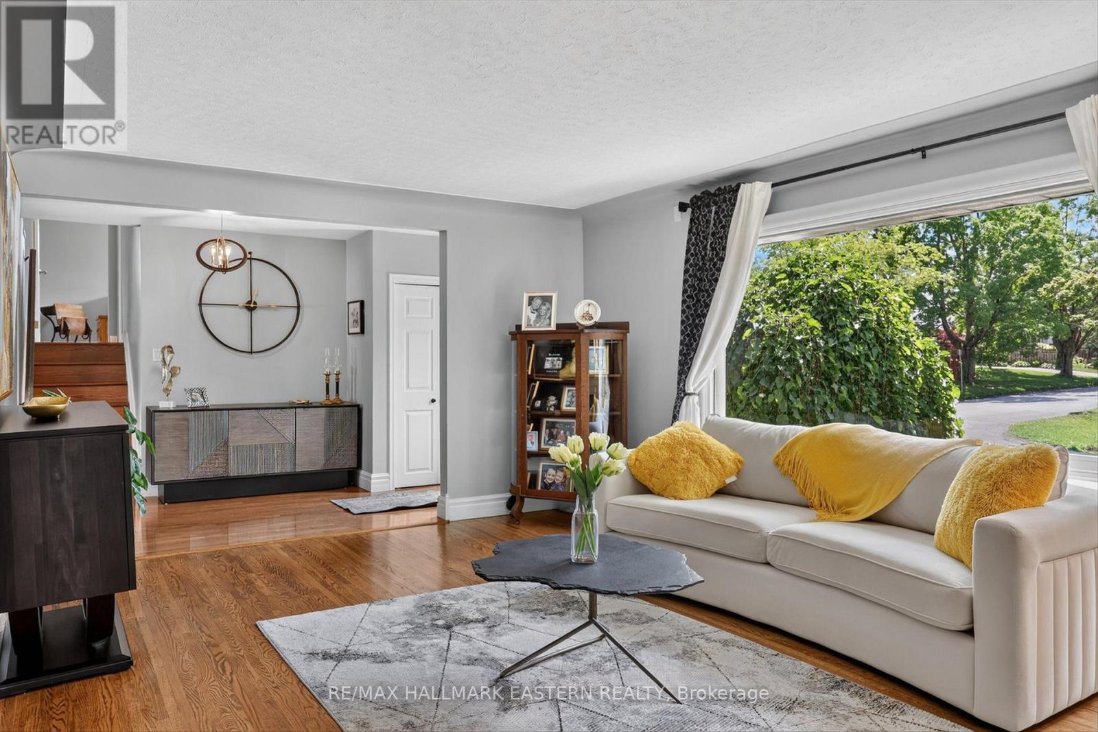 894 KAWARTHA DRIVE - 9