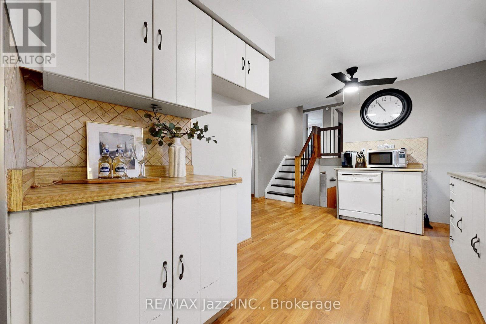 3 POCHON AVENUE - 17
