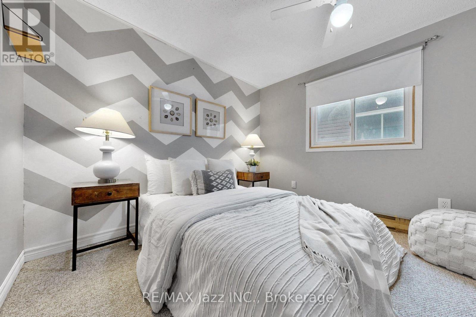 3 POCHON AVENUE - 24