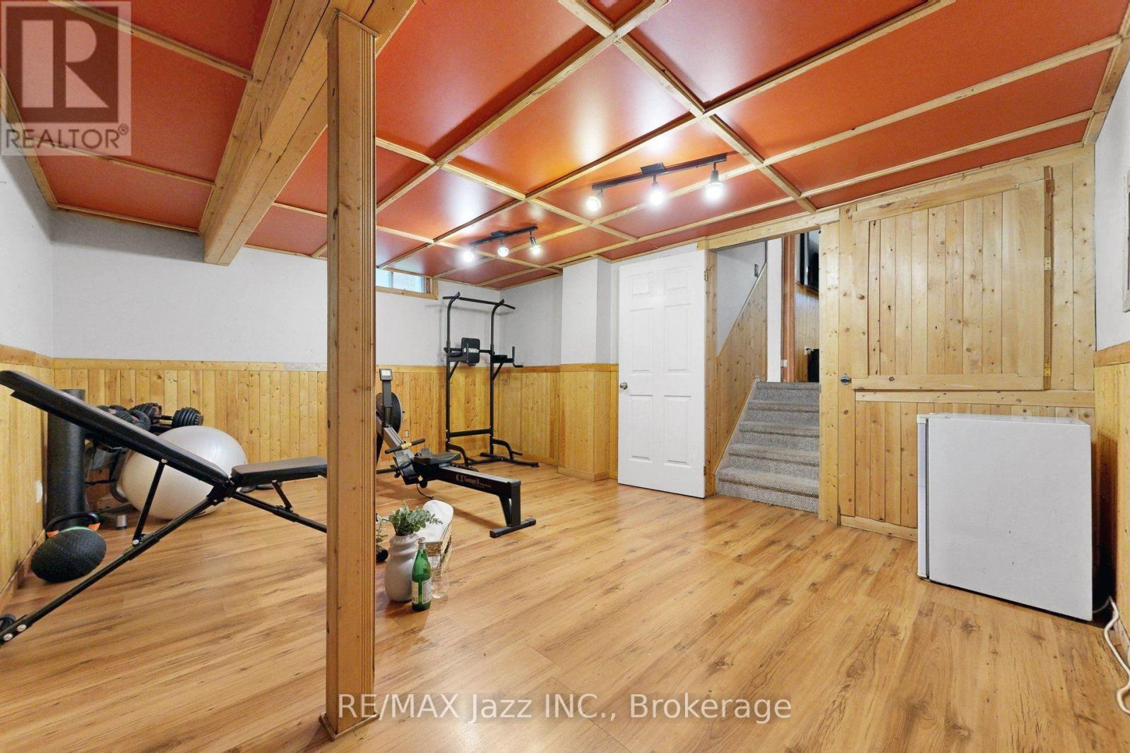 3 POCHON AVENUE - 42