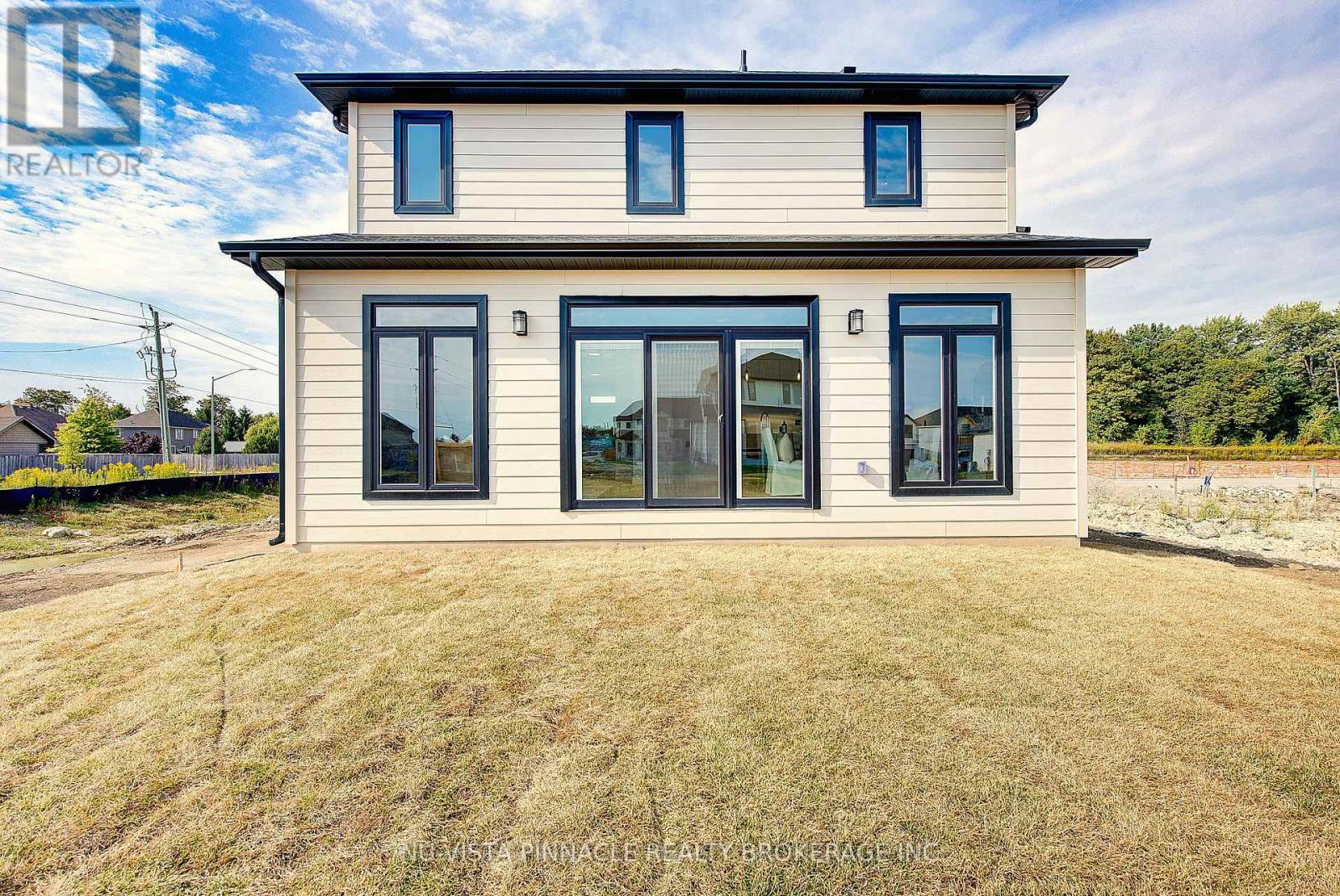 10 WOODMERE PATH - 38