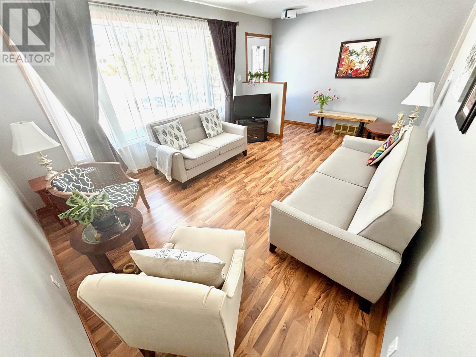 306 Wilde ST - 3