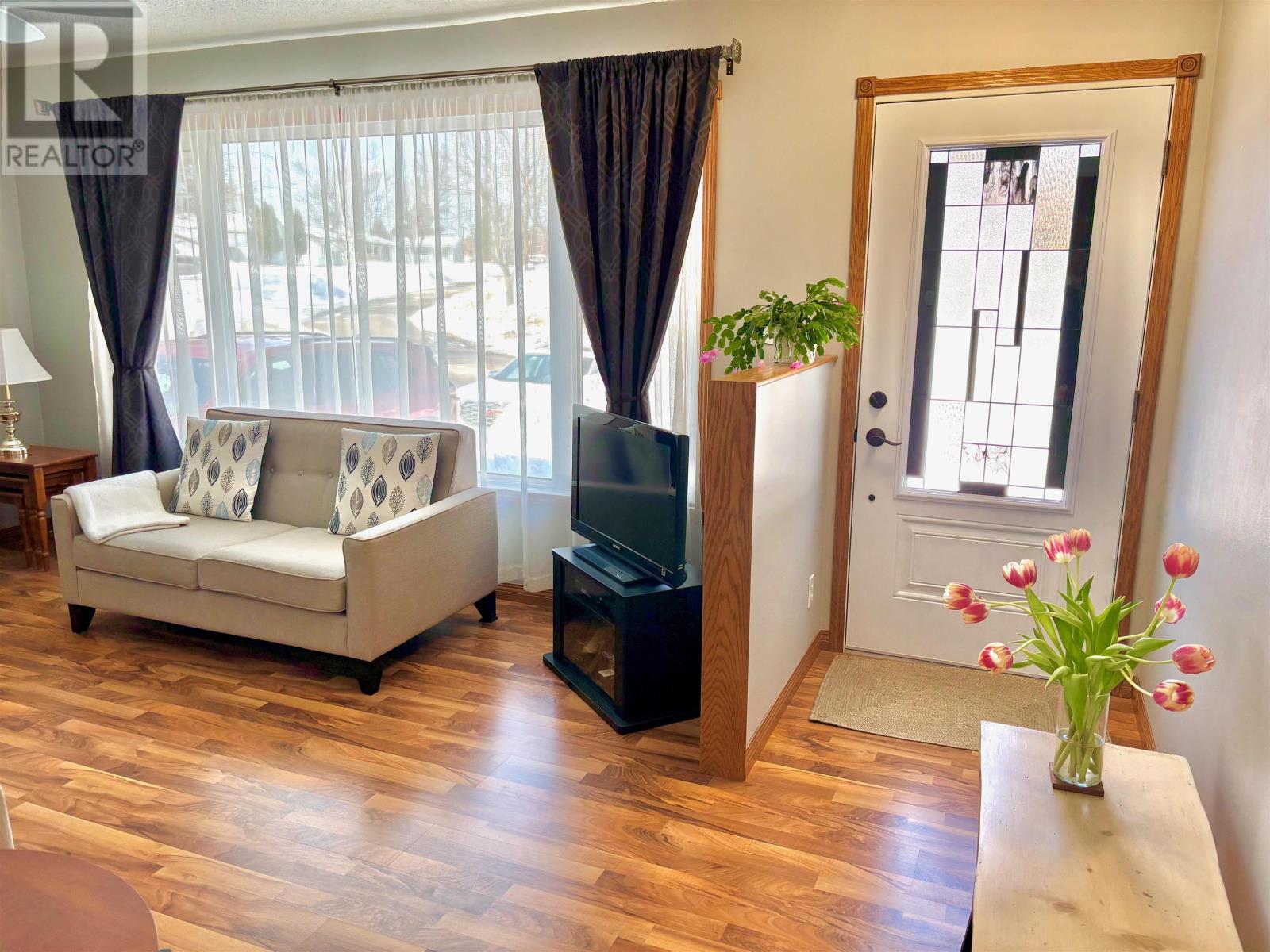 306 Wilde ST - 4