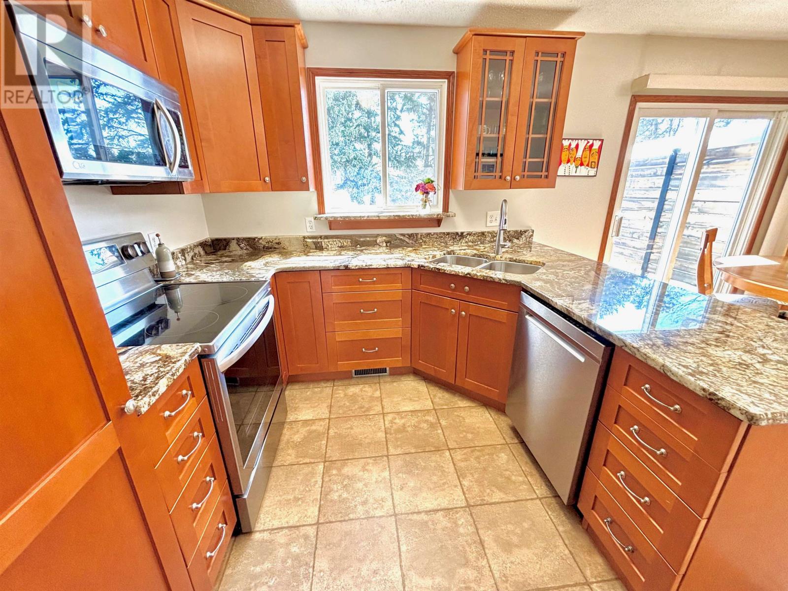 306 Wilde ST - 7