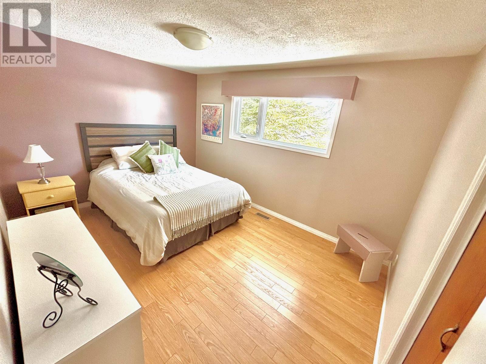 306 Wilde ST - 9