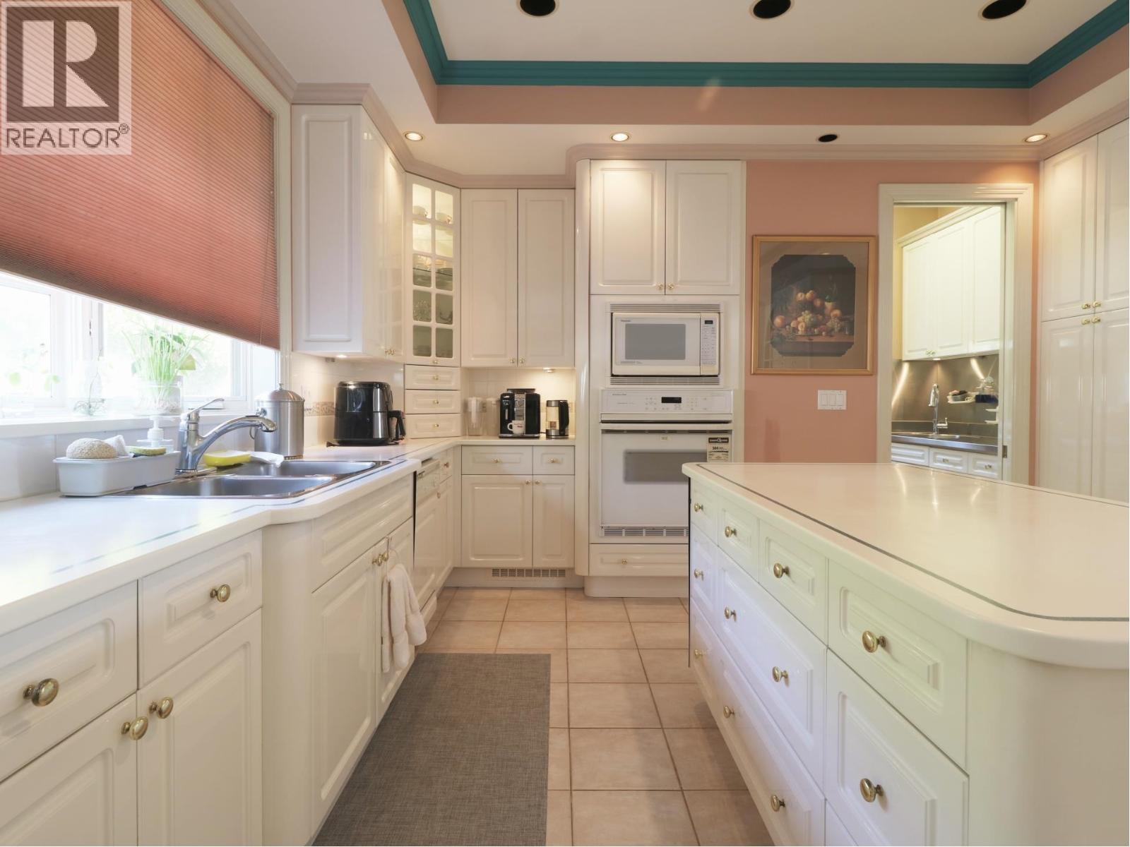 4828 MARINE DRIVE, Burnaby