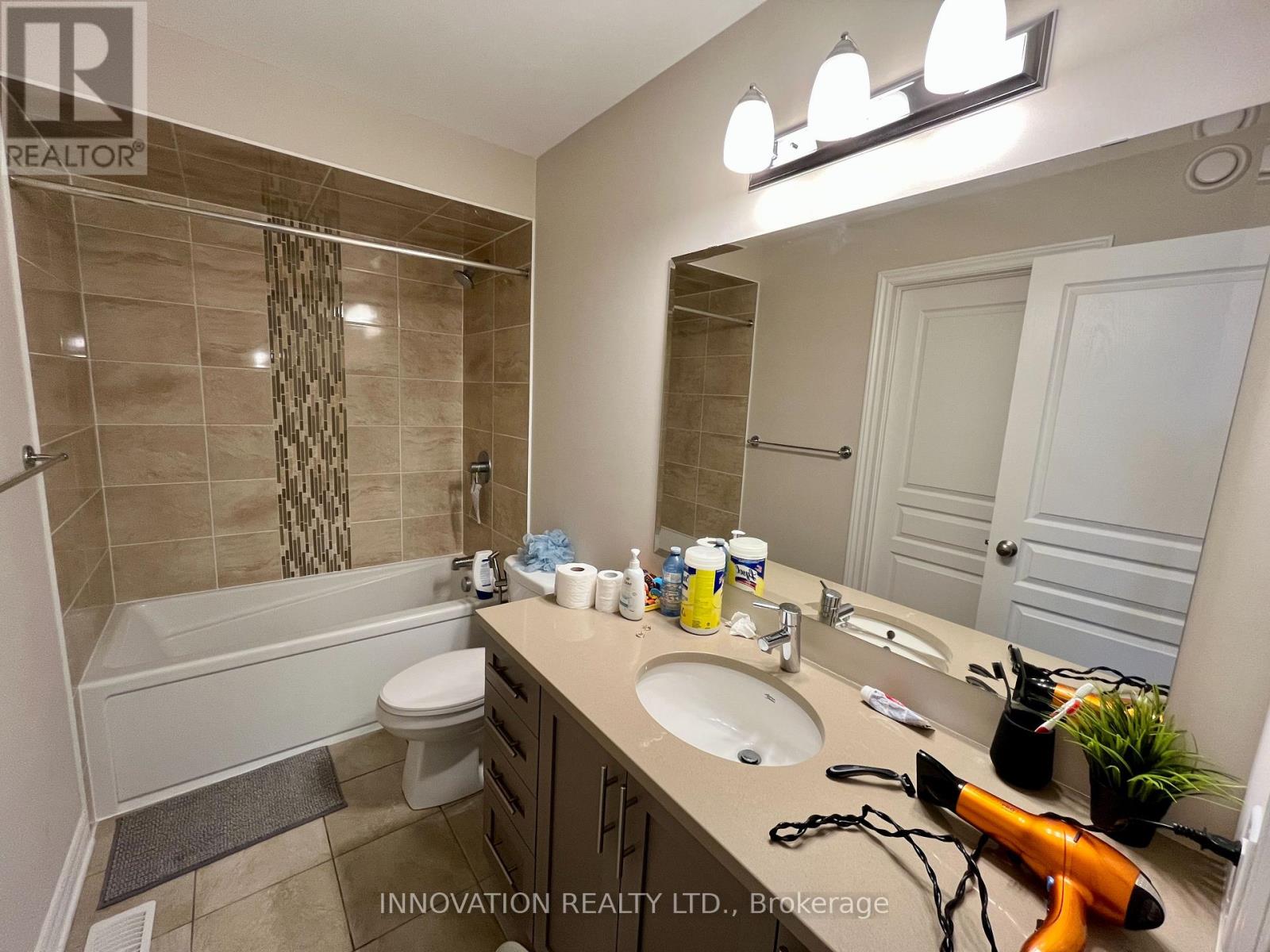 3 Bed, 3 Bath House for Rent in Ottawa – 222 DOLCE CRESCENT, Ottawa – MLS# X13550930 - Image 23