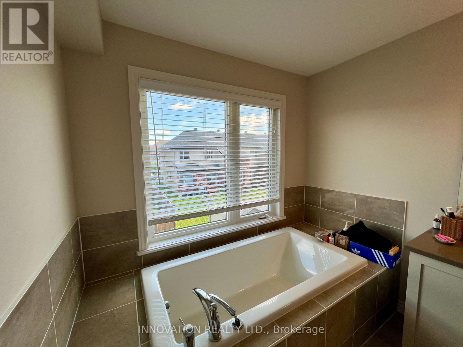 3 Bed, 3 Bath House for Rent in Ottawa – 222 DOLCE CRESCENT, Ottawa – MLS# X13550930 - Image 30