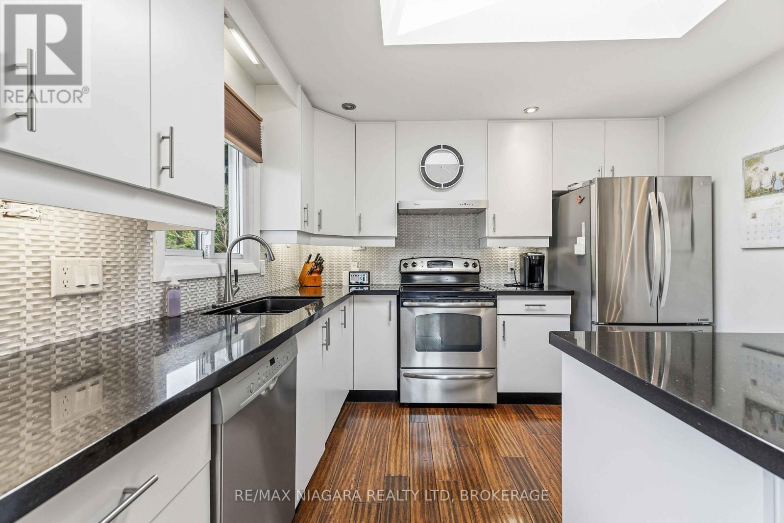 6200 SHERRI AVENUE - 15