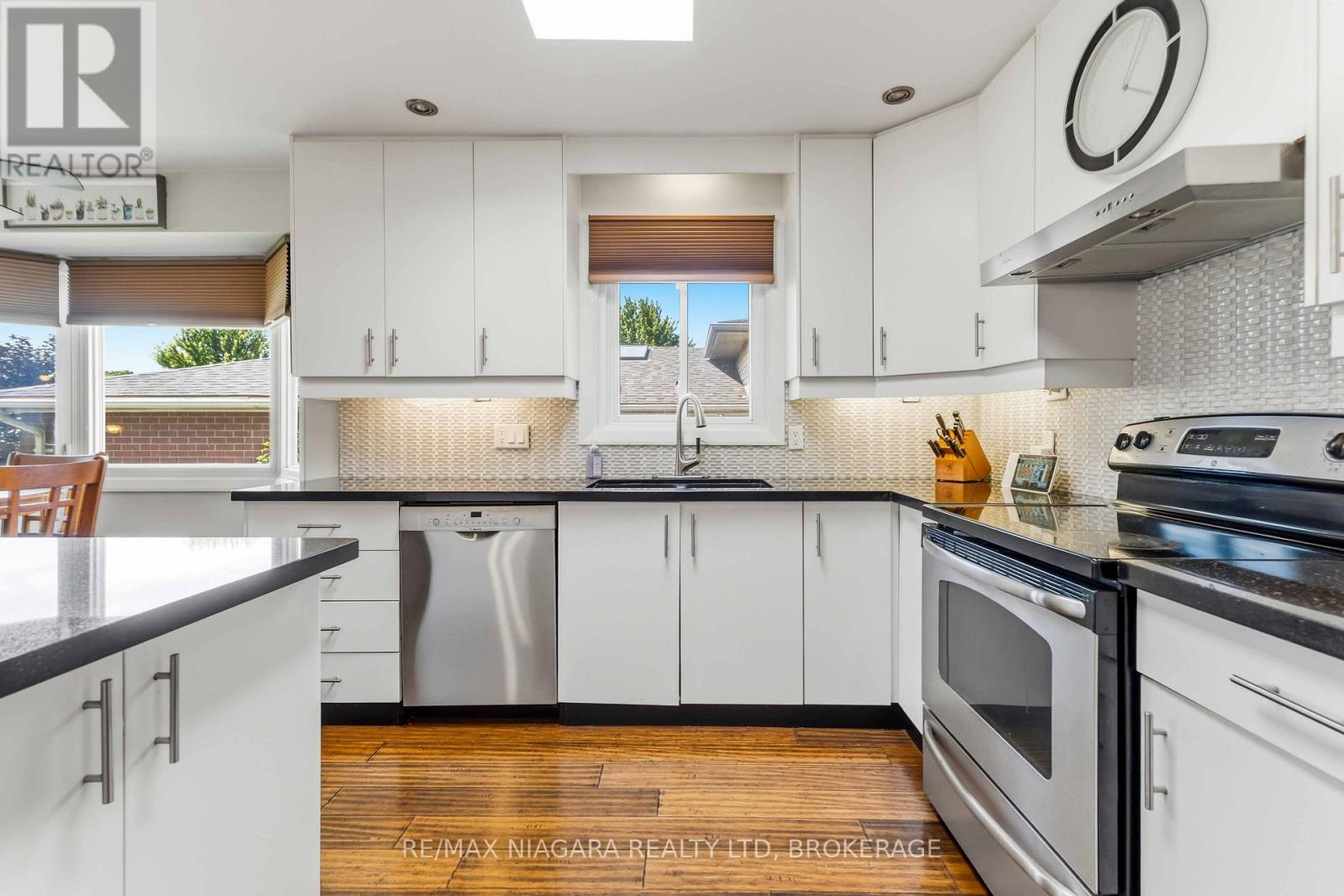 6200 SHERRI AVENUE - 16