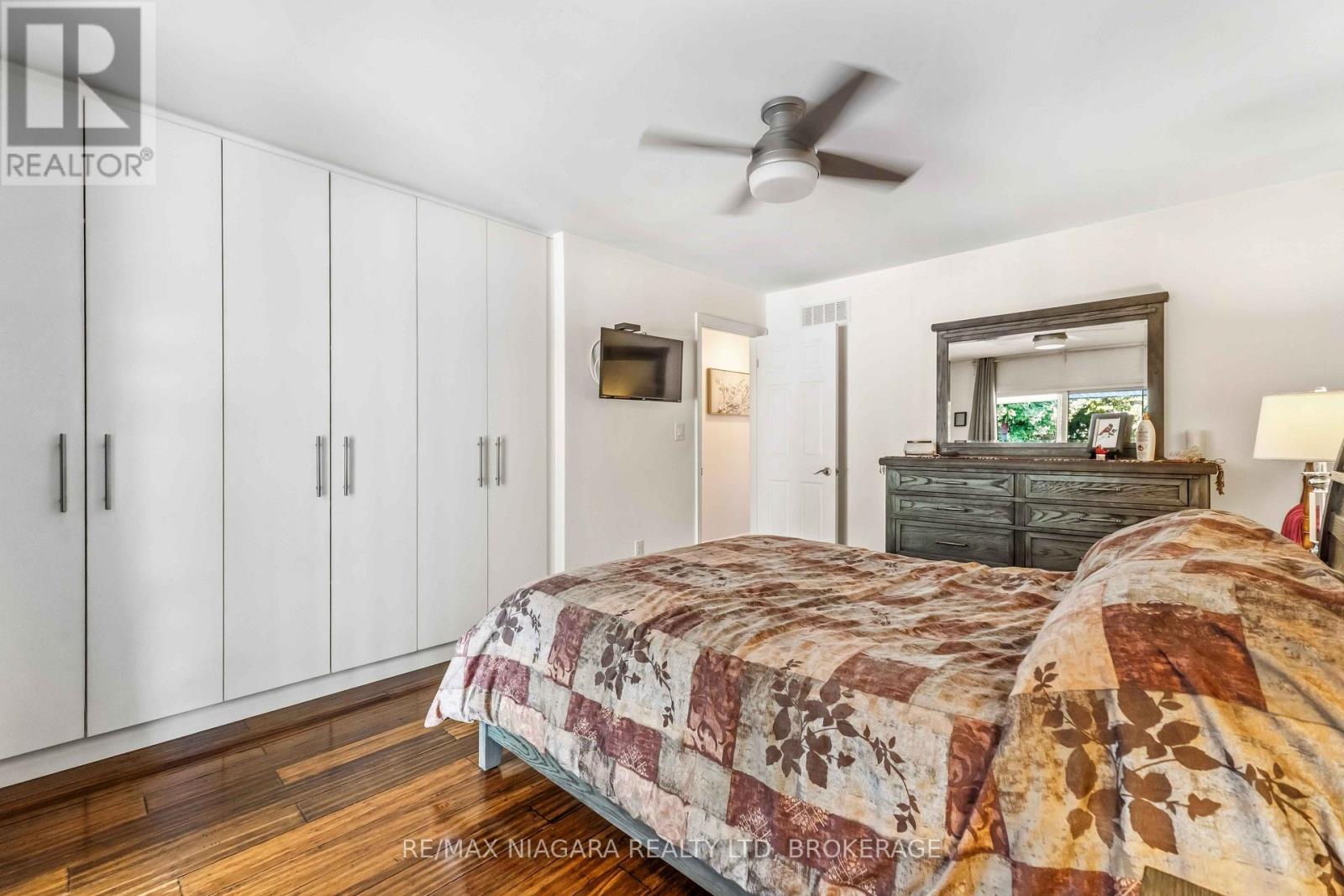 6200 SHERRI AVENUE - 19