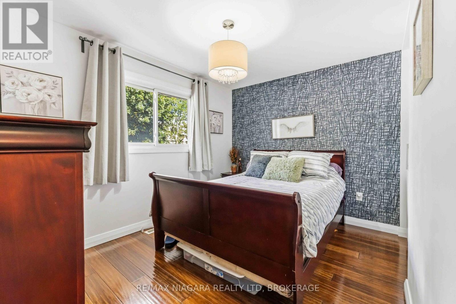 6200 SHERRI AVENUE - 20