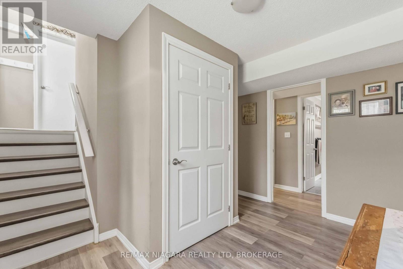 6200 SHERRI AVENUE - 25
