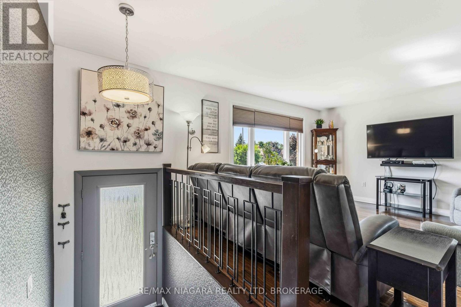 6200 SHERRI AVENUE - 3