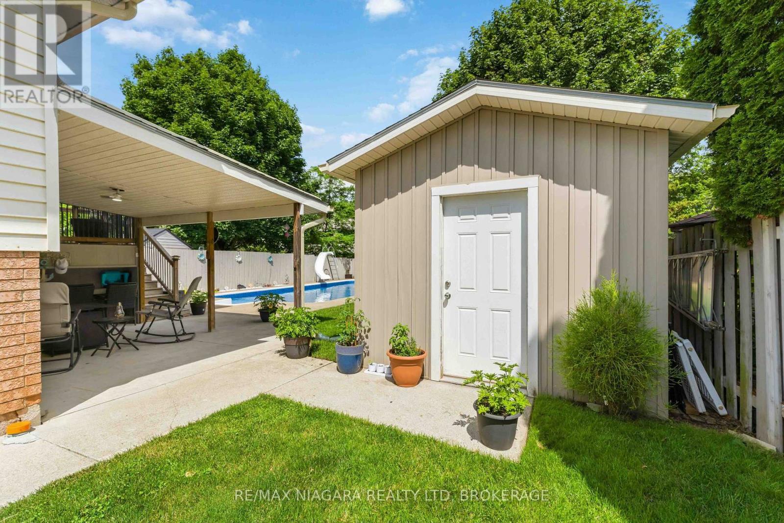 6200 SHERRI AVENUE - 36