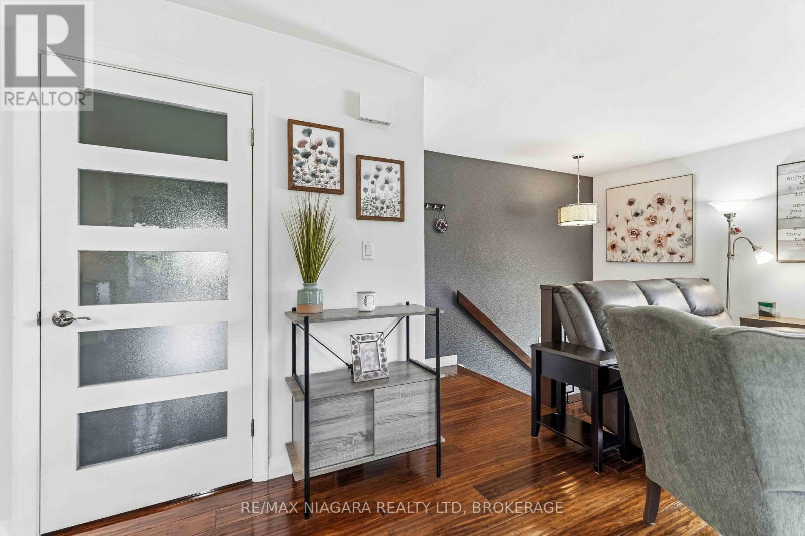 6200 SHERRI AVENUE - 4