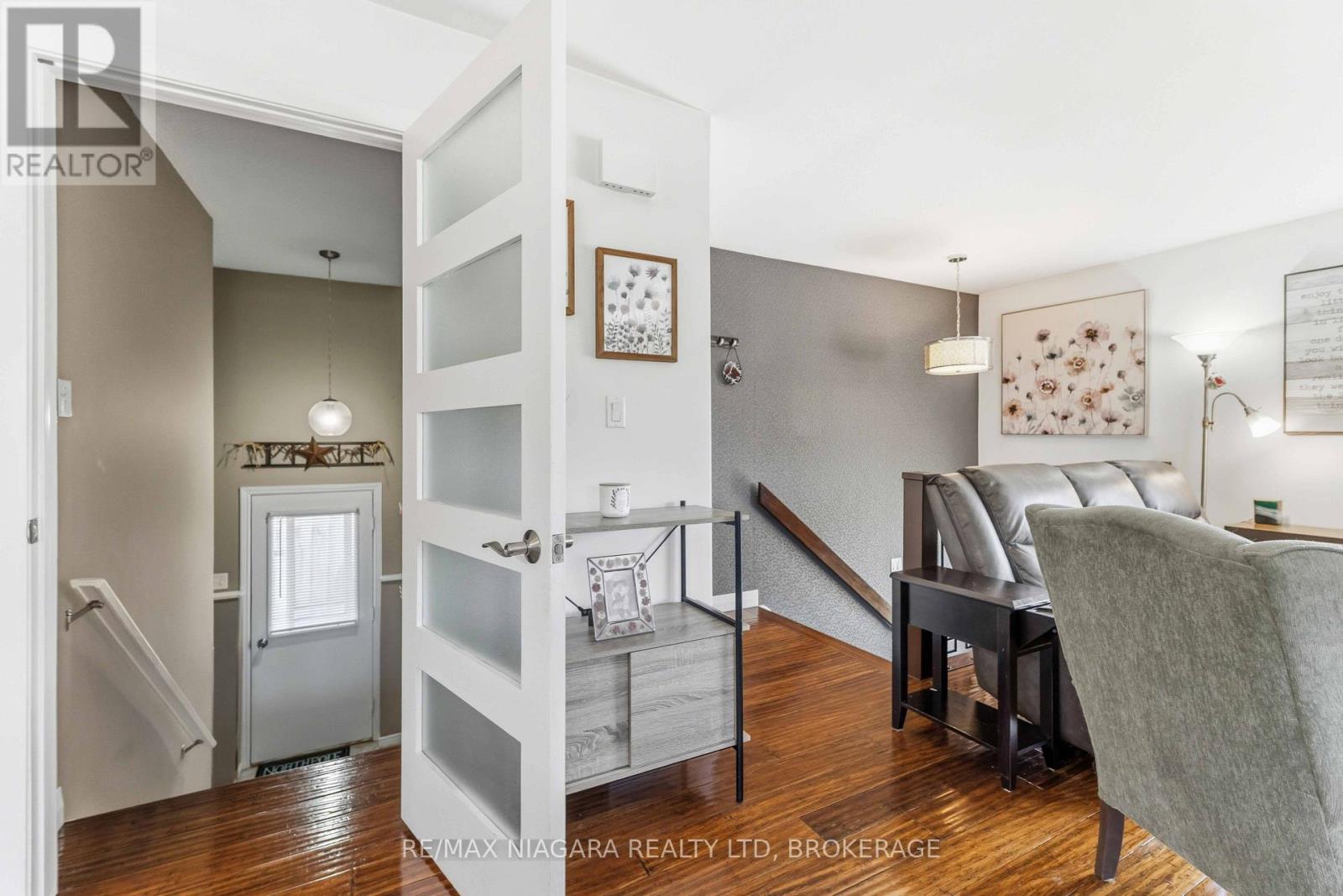 6200 SHERRI AVENUE - 5