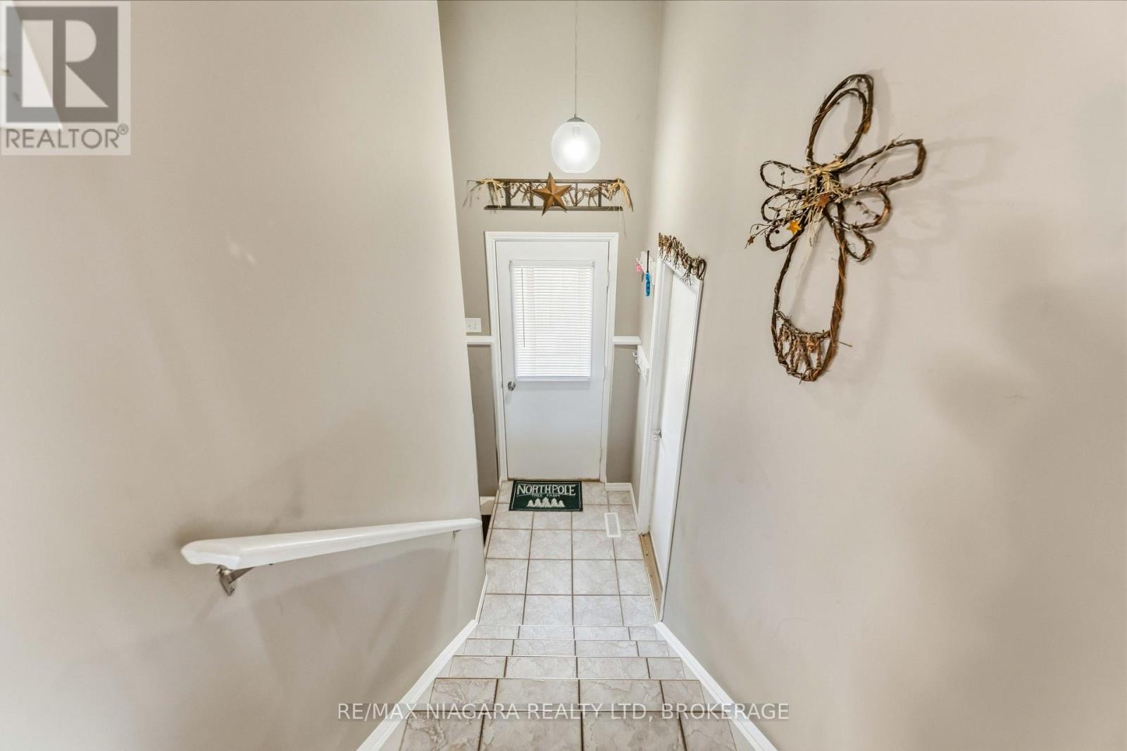 6200 SHERRI AVENUE - 6