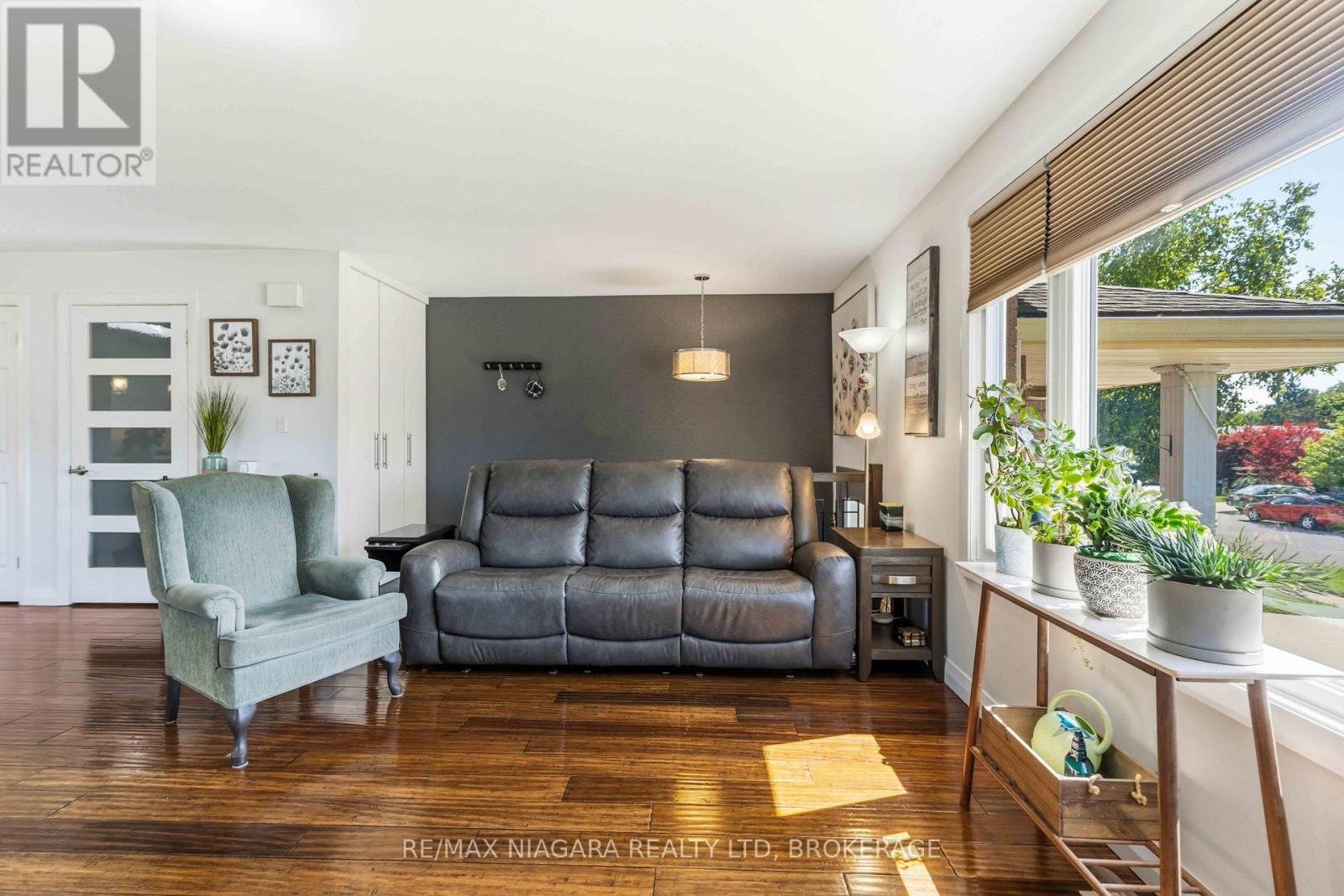 6200 SHERRI AVENUE - 8
