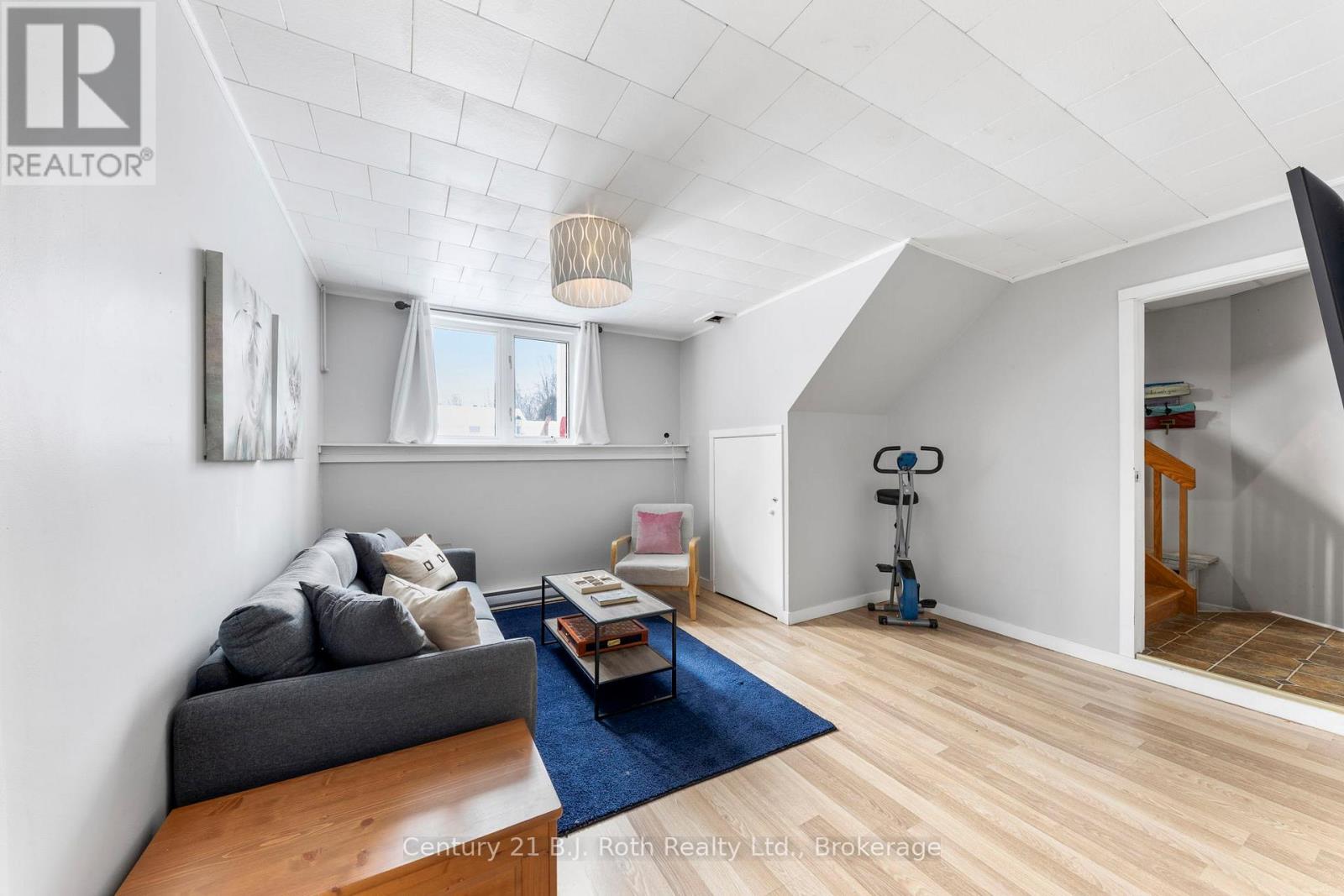 60 LEPAGE DRIVE - 25