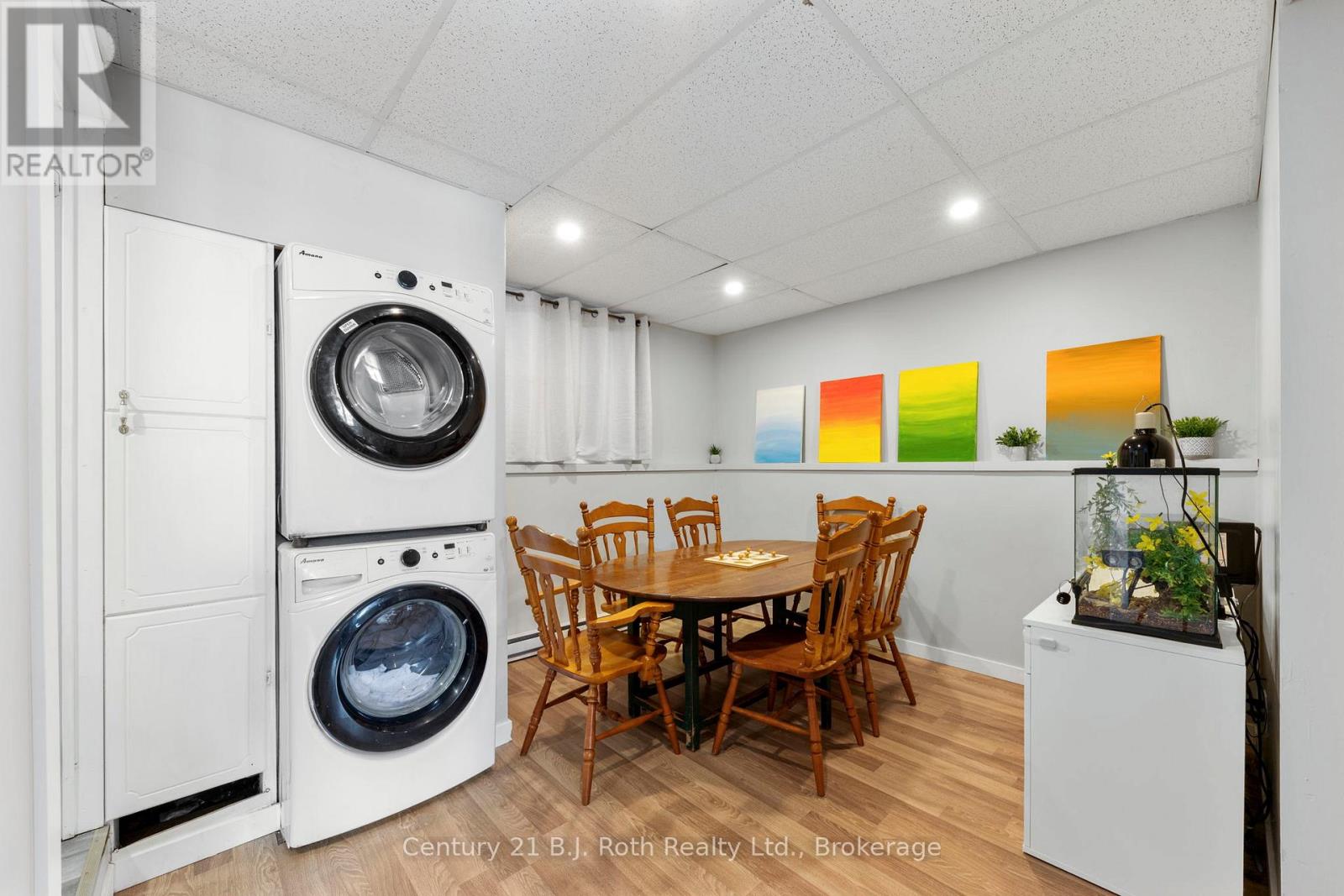 60 LEPAGE DRIVE - 27