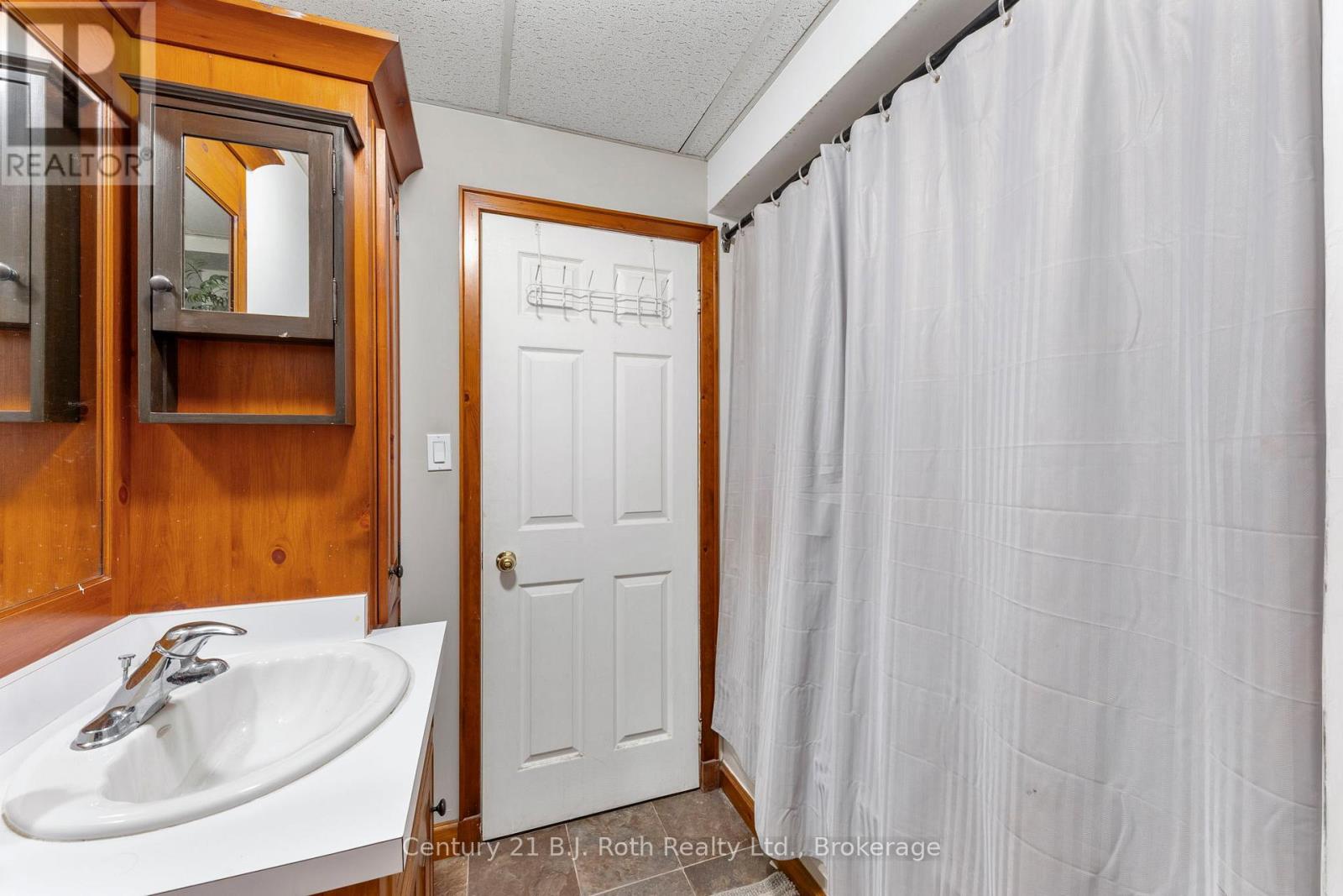 60 LEPAGE DRIVE - 30