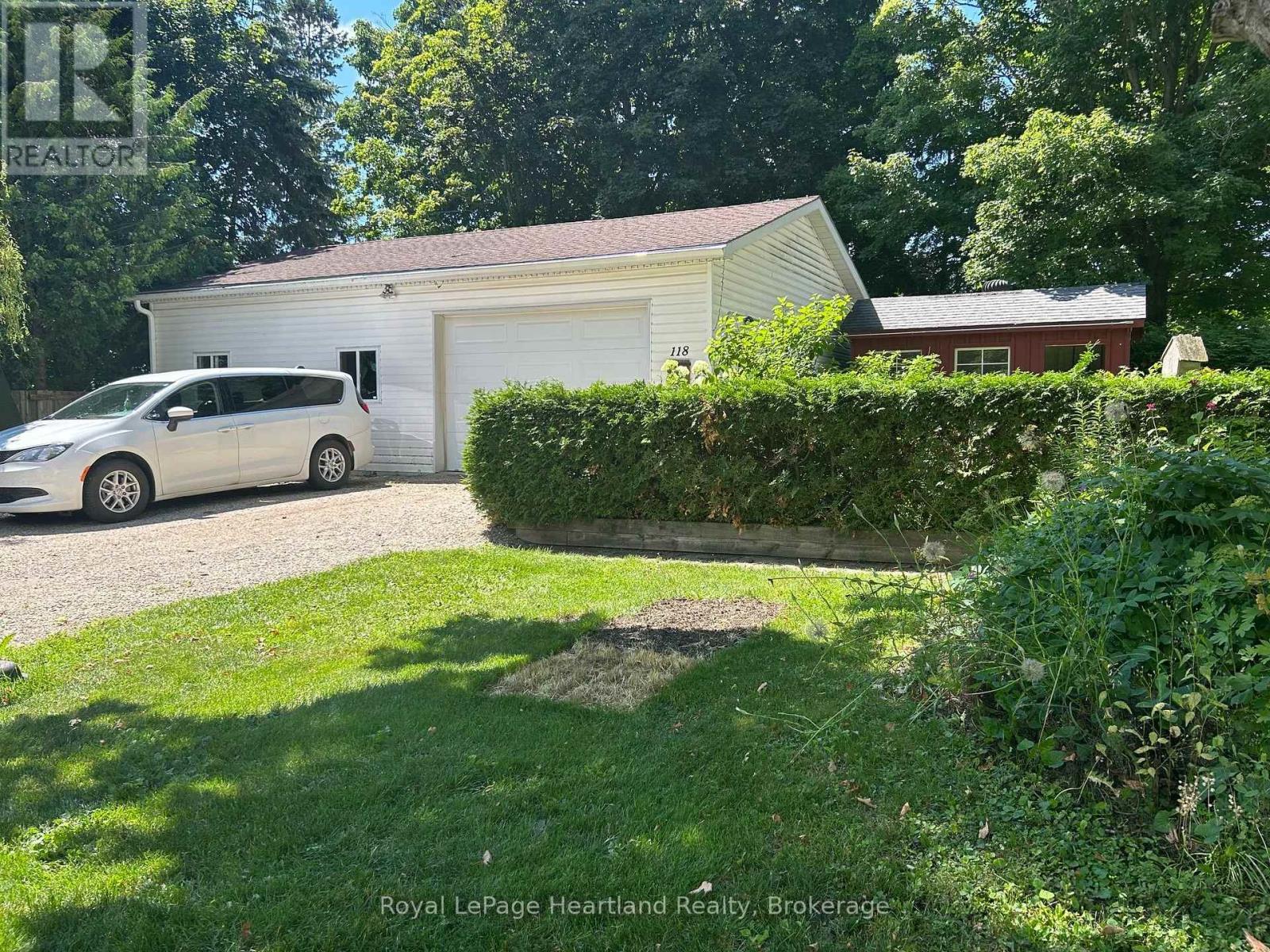 118 ISAAC STREET - 25