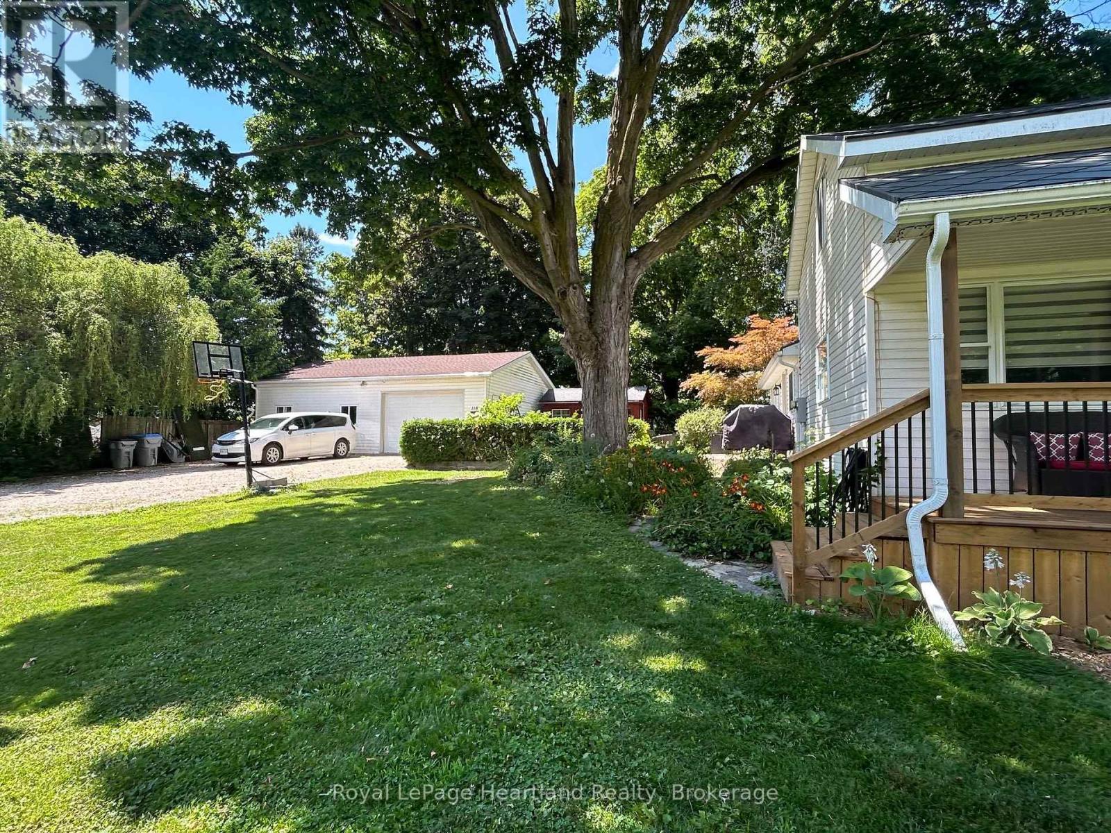 118 ISAAC STREET - 26