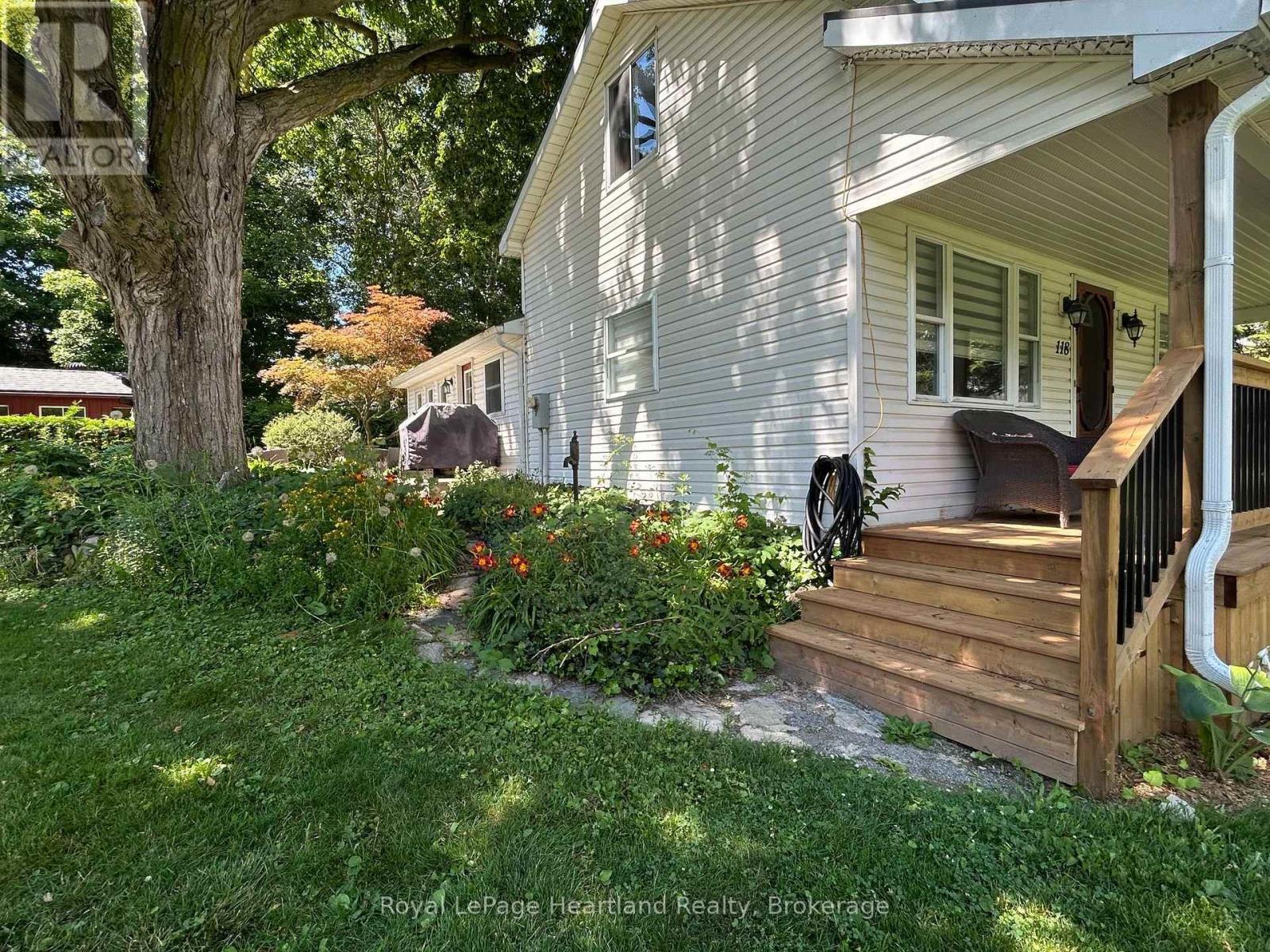 118 ISAAC STREET - 27