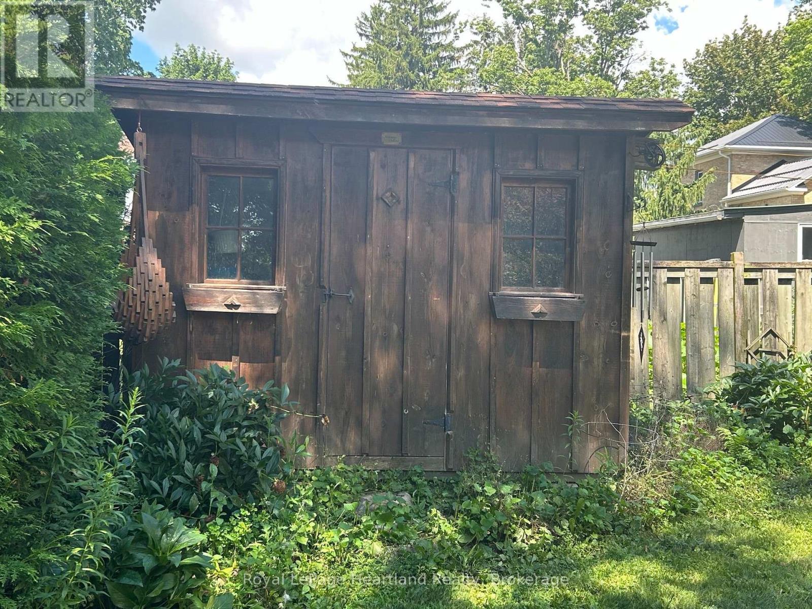 118 ISAAC STREET - 31