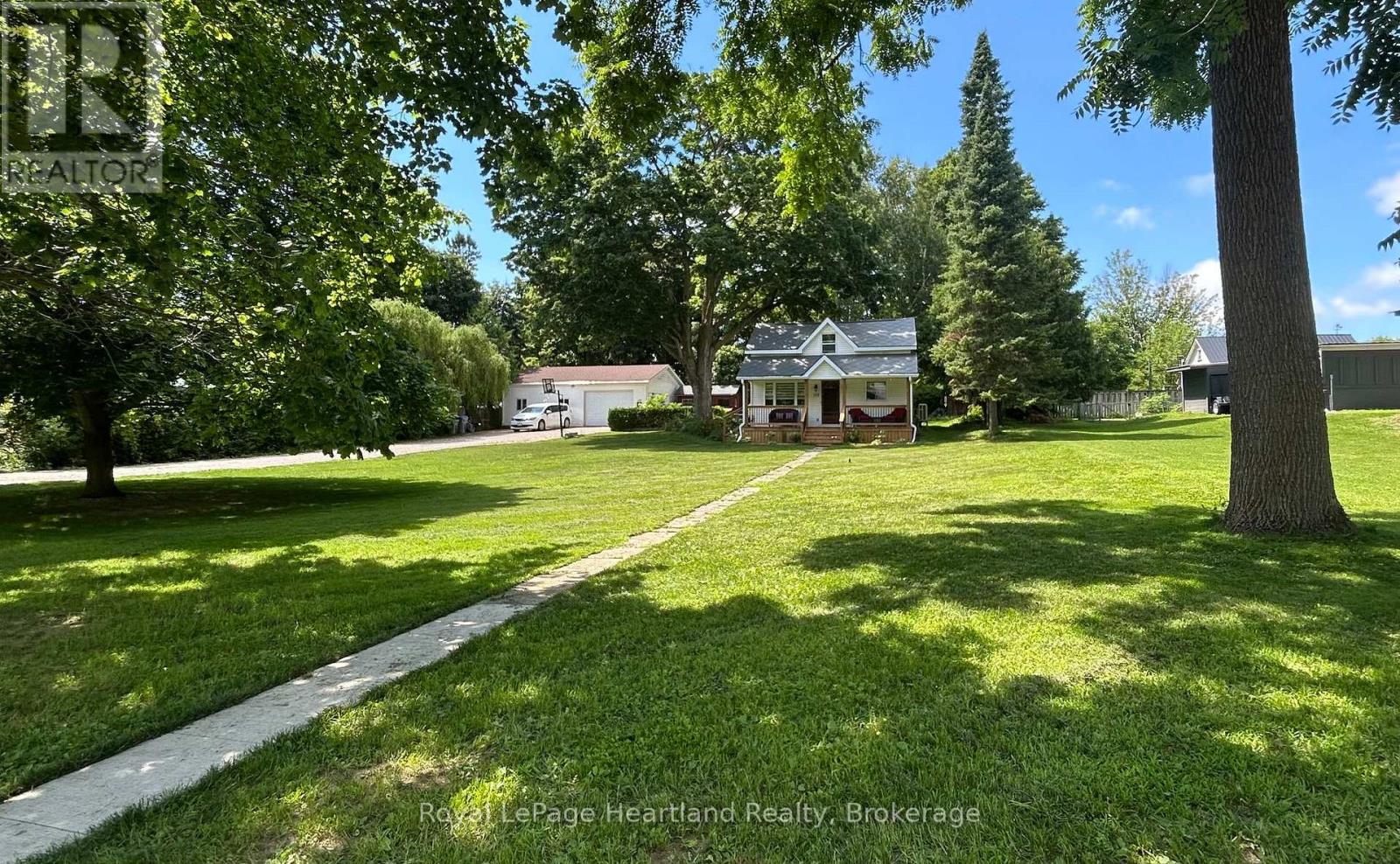 118 ISAAC STREET - 40