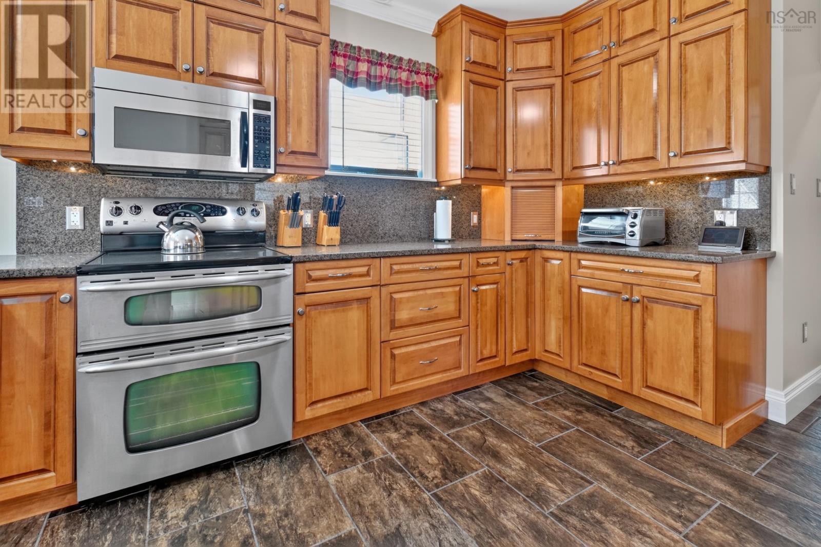 485&489 Maple Drive - 20