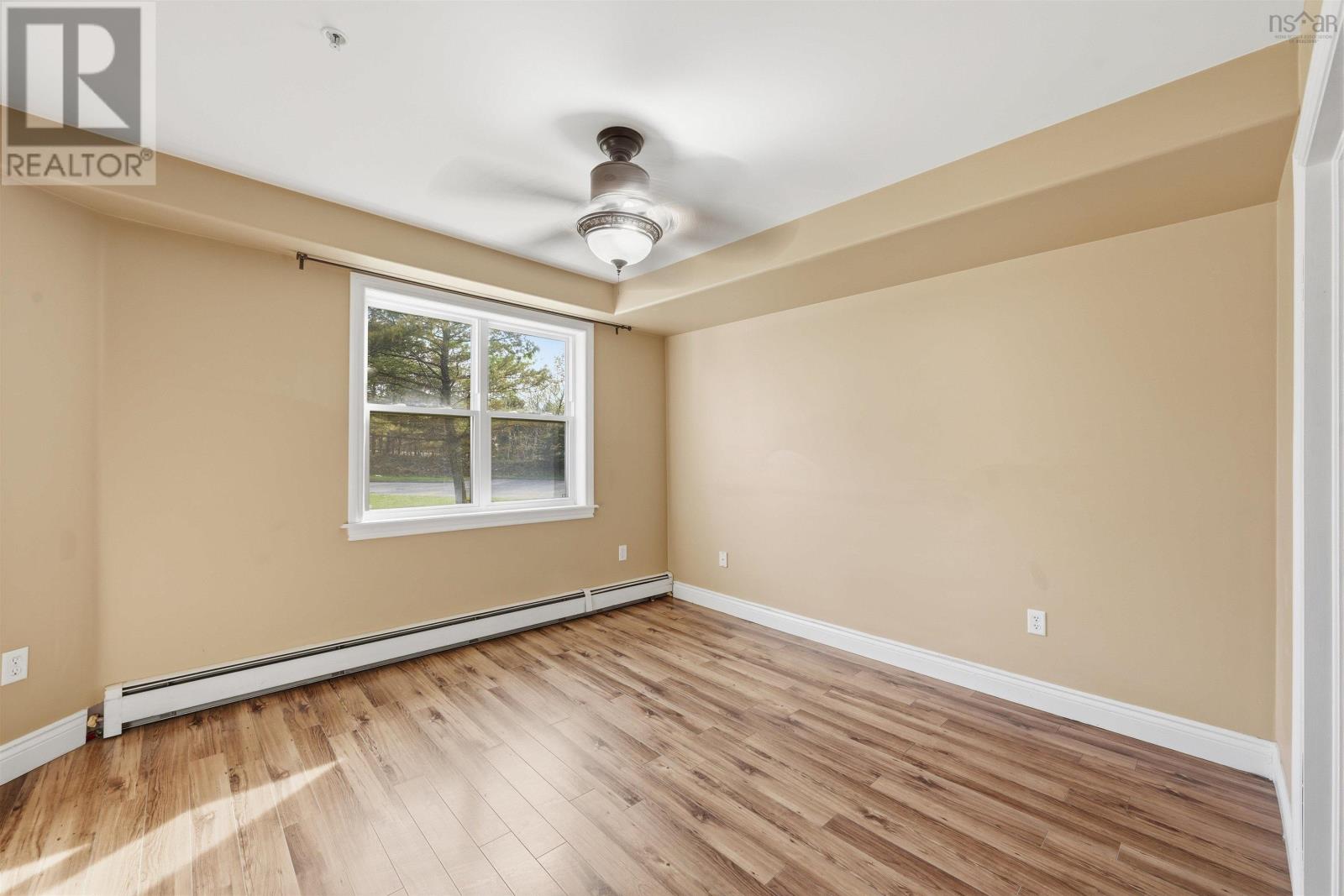 #102 512 Parkland Drive - 17