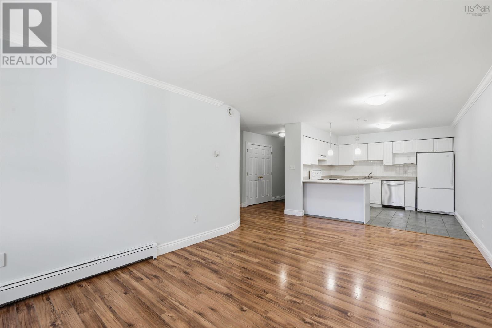 #102 512 Parkland Drive - 10