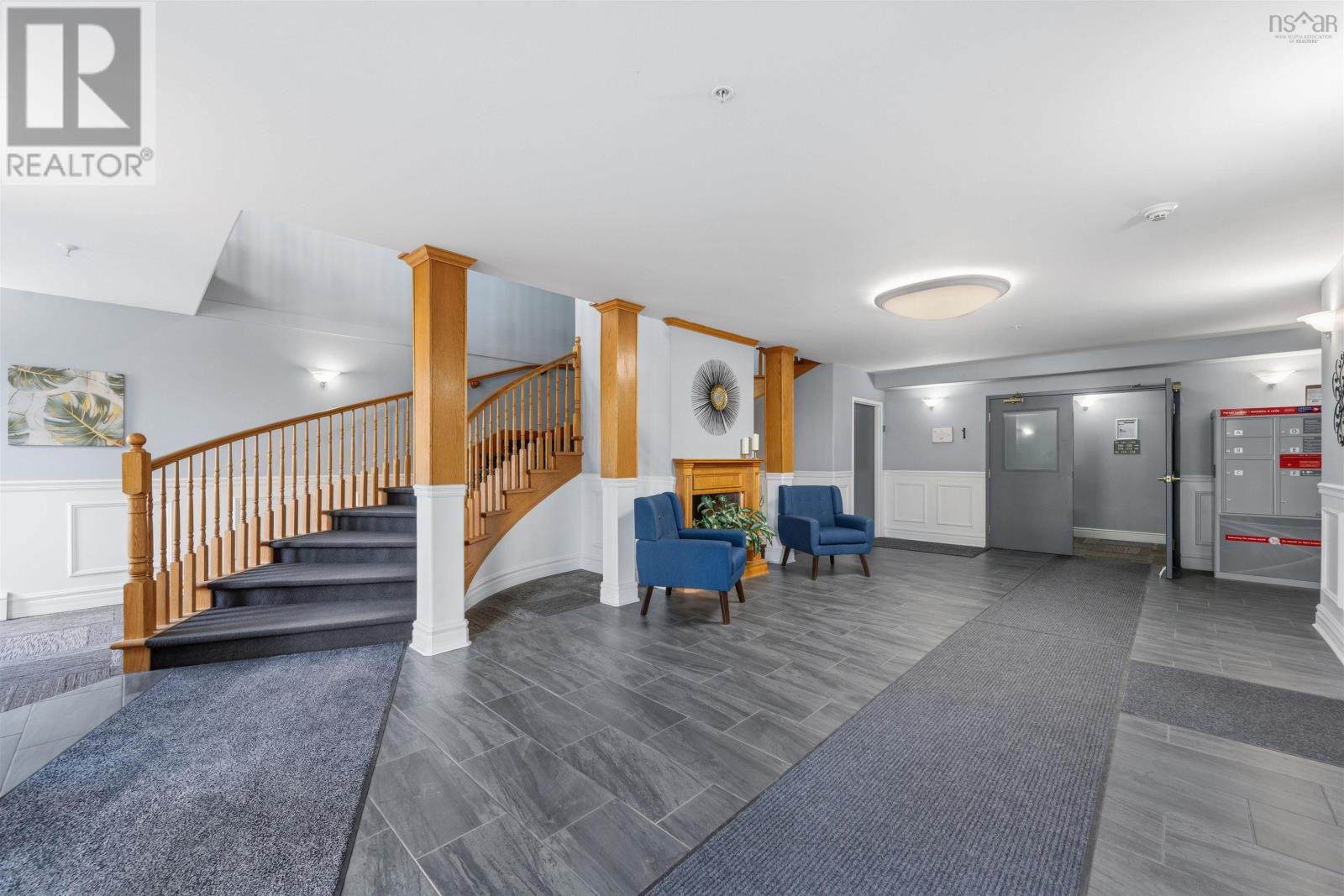#102 512 Parkland Drive - 33