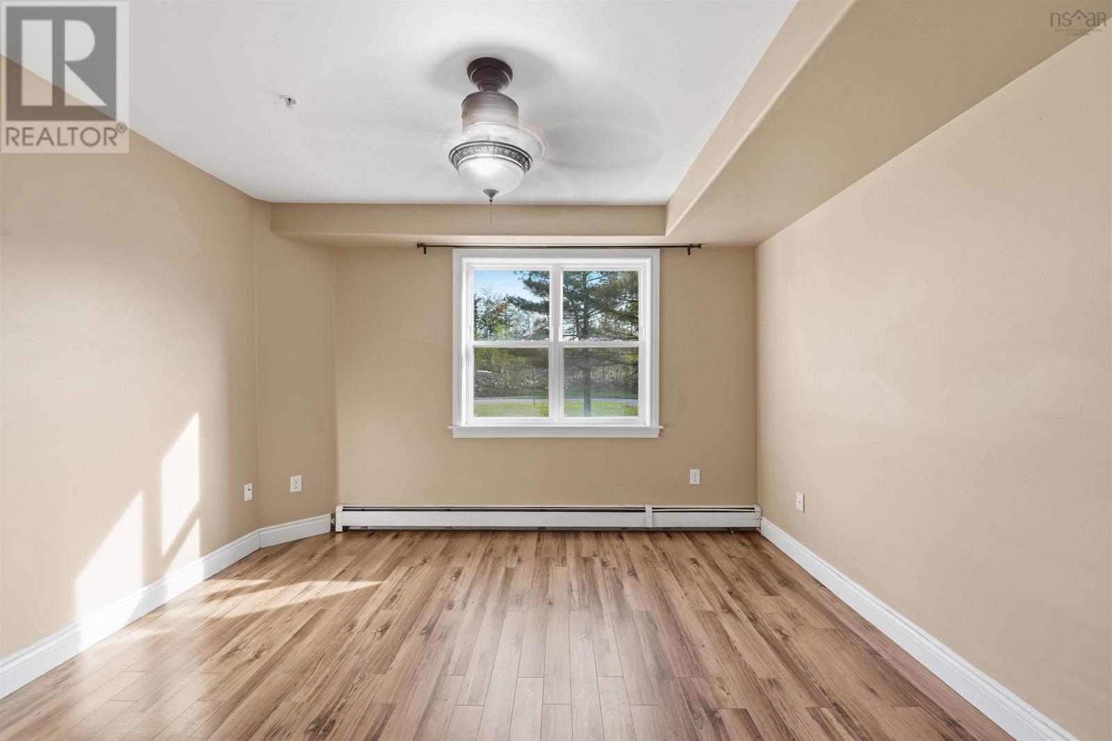 #102 512 Parkland Drive - 18