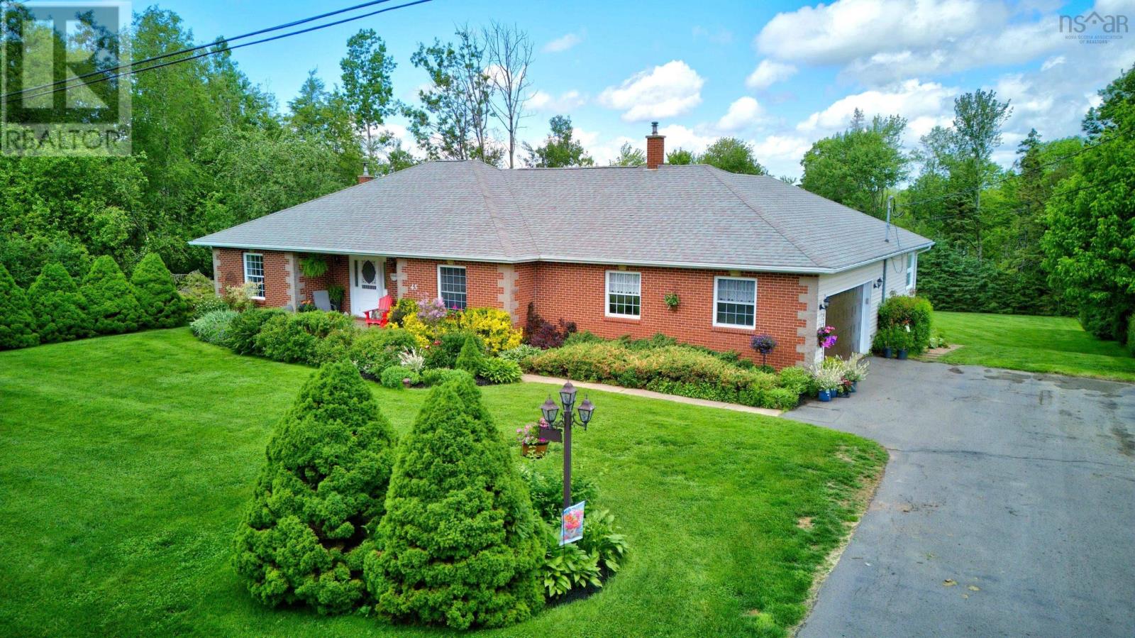 45 GLENABBEY Drive - 3