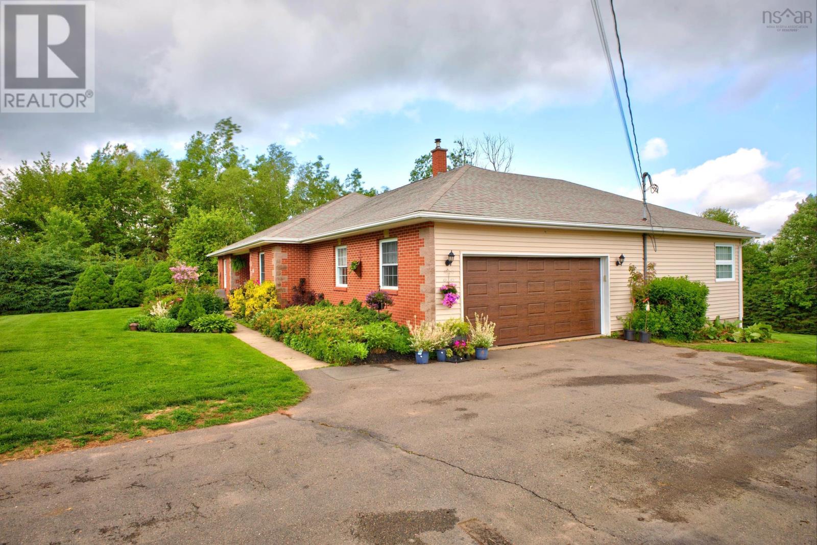 45 GLENABBEY Drive - 43