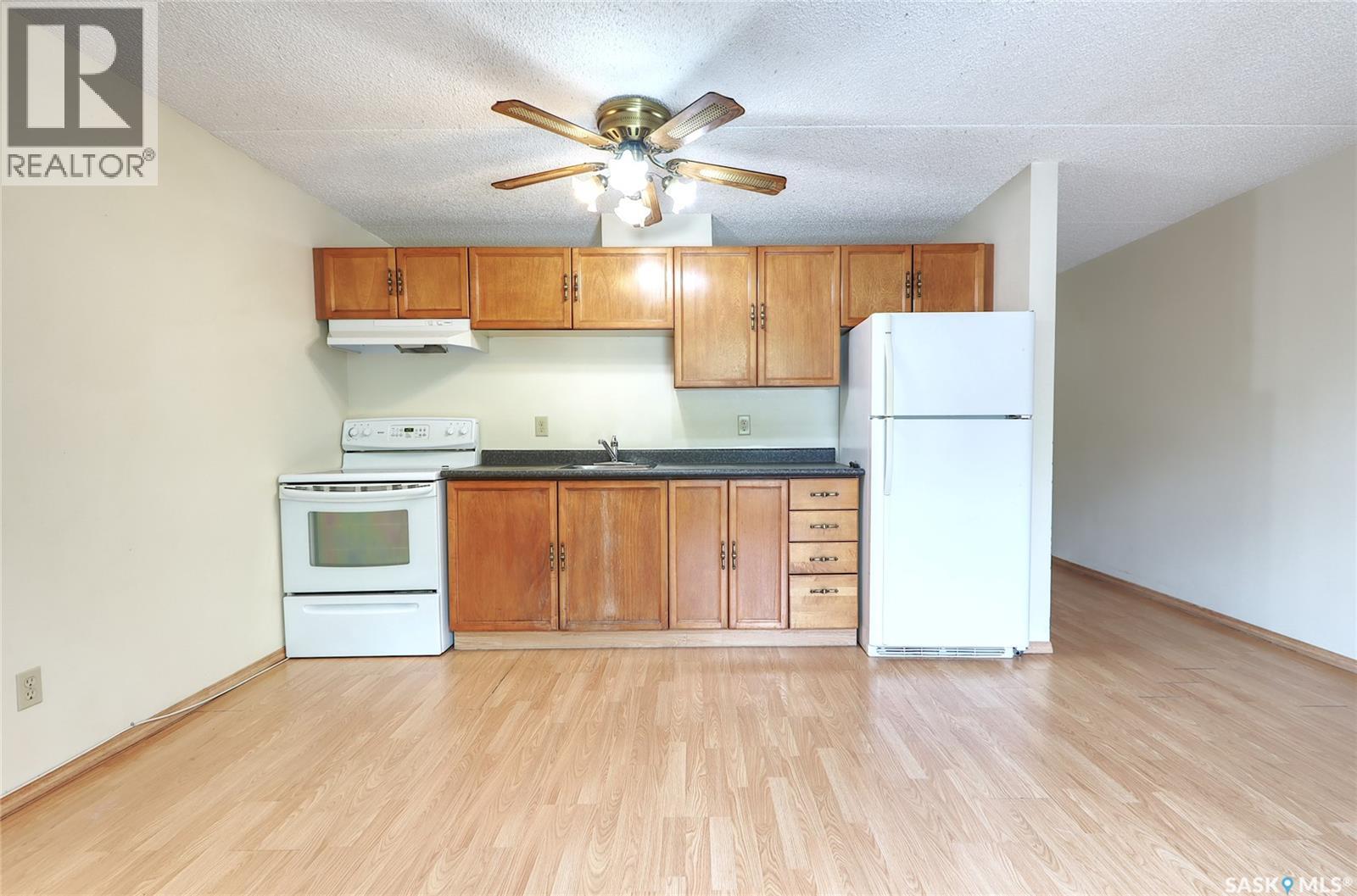 #107 2125 Osler STREET - 4