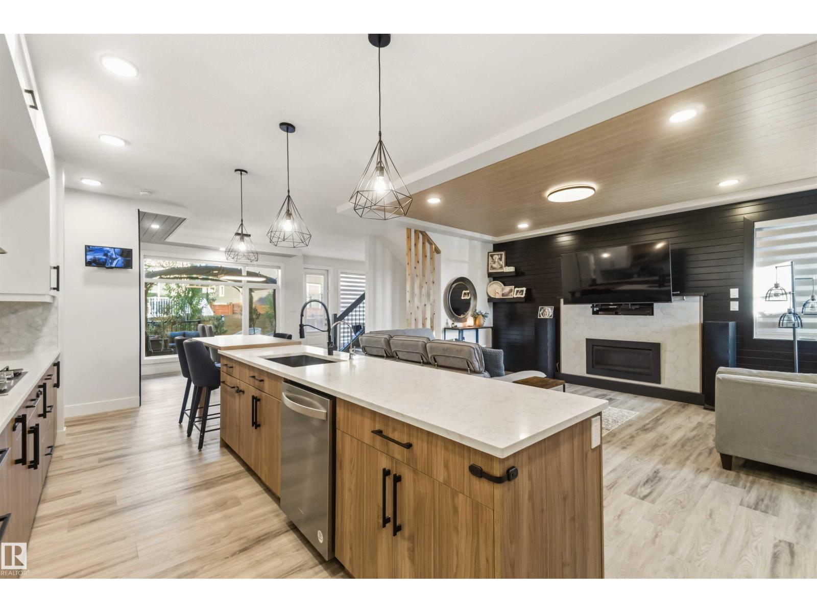 219 37 ST SW - 10