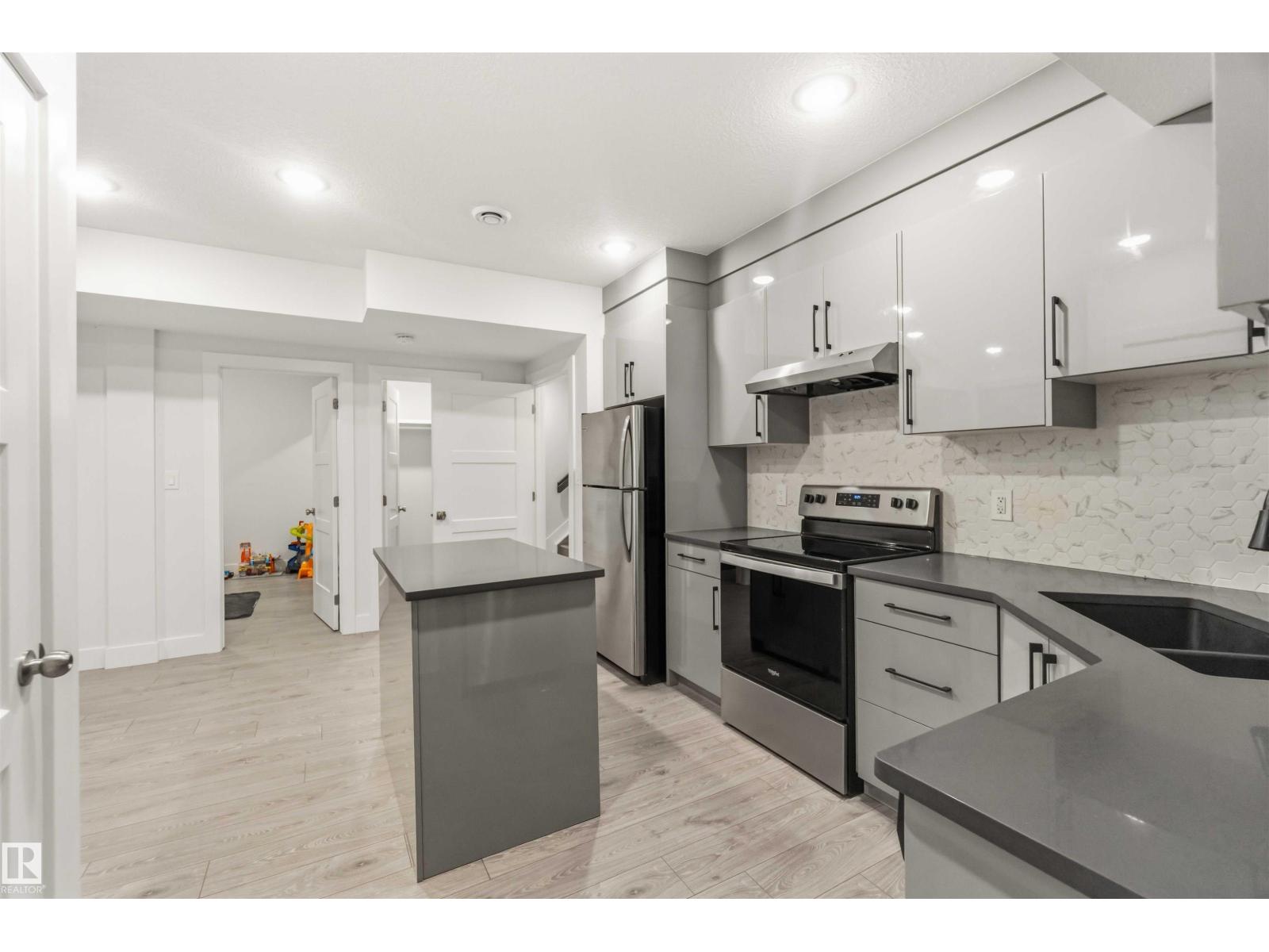 219 37 ST SW - 32