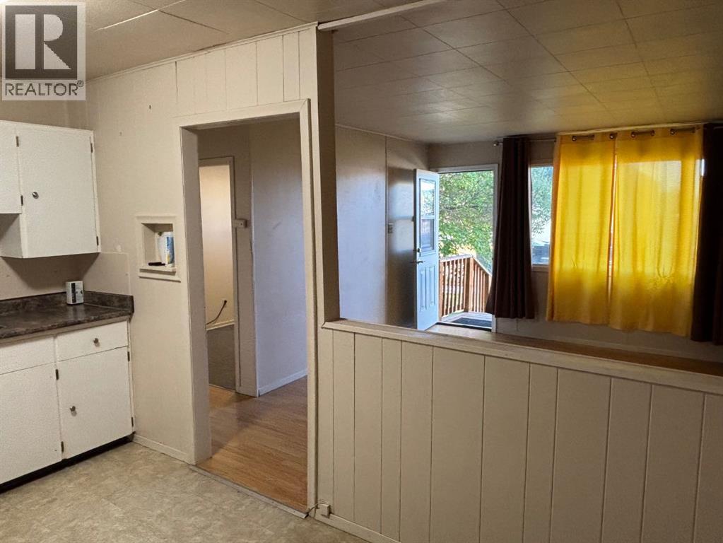 5012 54th Avenue - photo 3