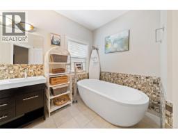 Bedroom - 1871 Highland Ridge Rd, Shawnigan Lake, BC V8H2H9 Photo 13