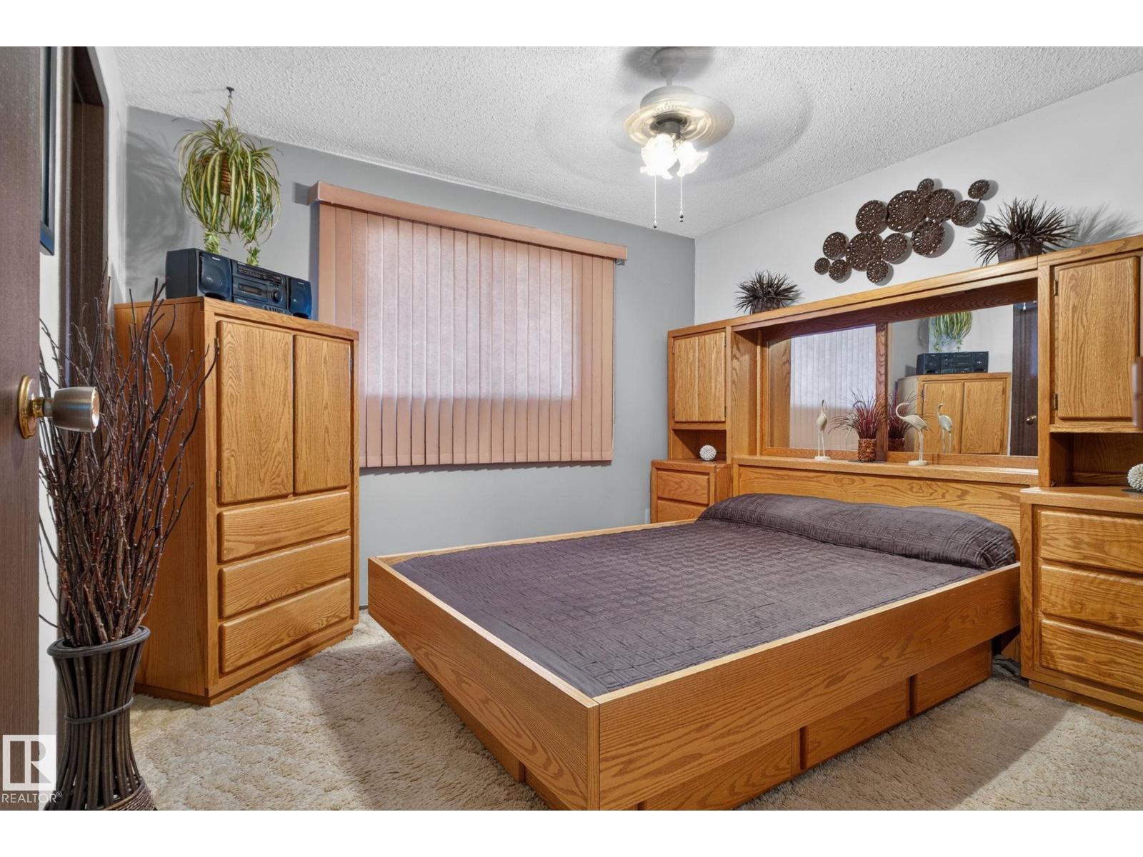 4712 131 AV NW - 25