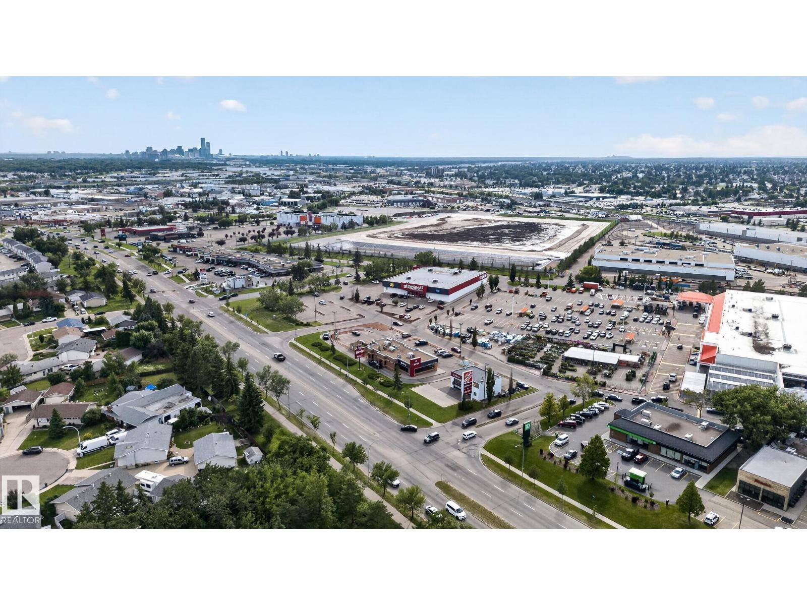 4712 131 AV NW - 8