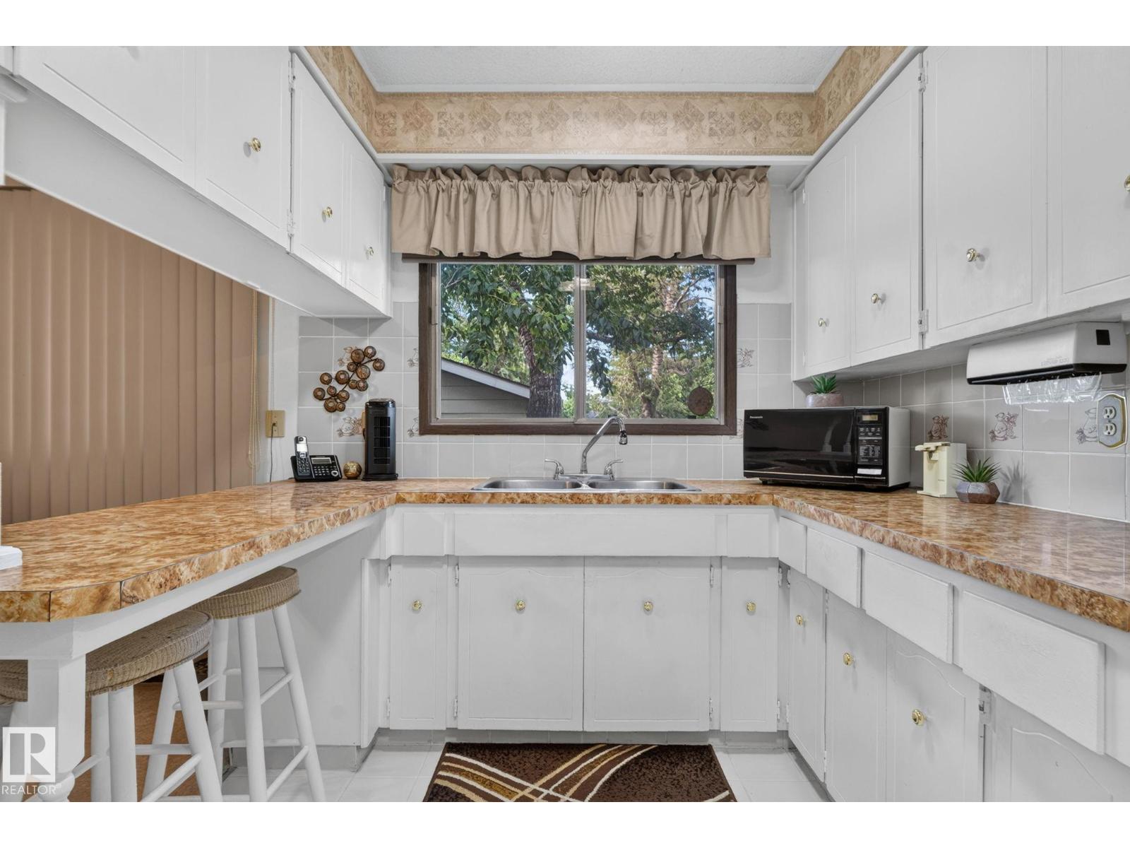 4712 131 AV NW - 16