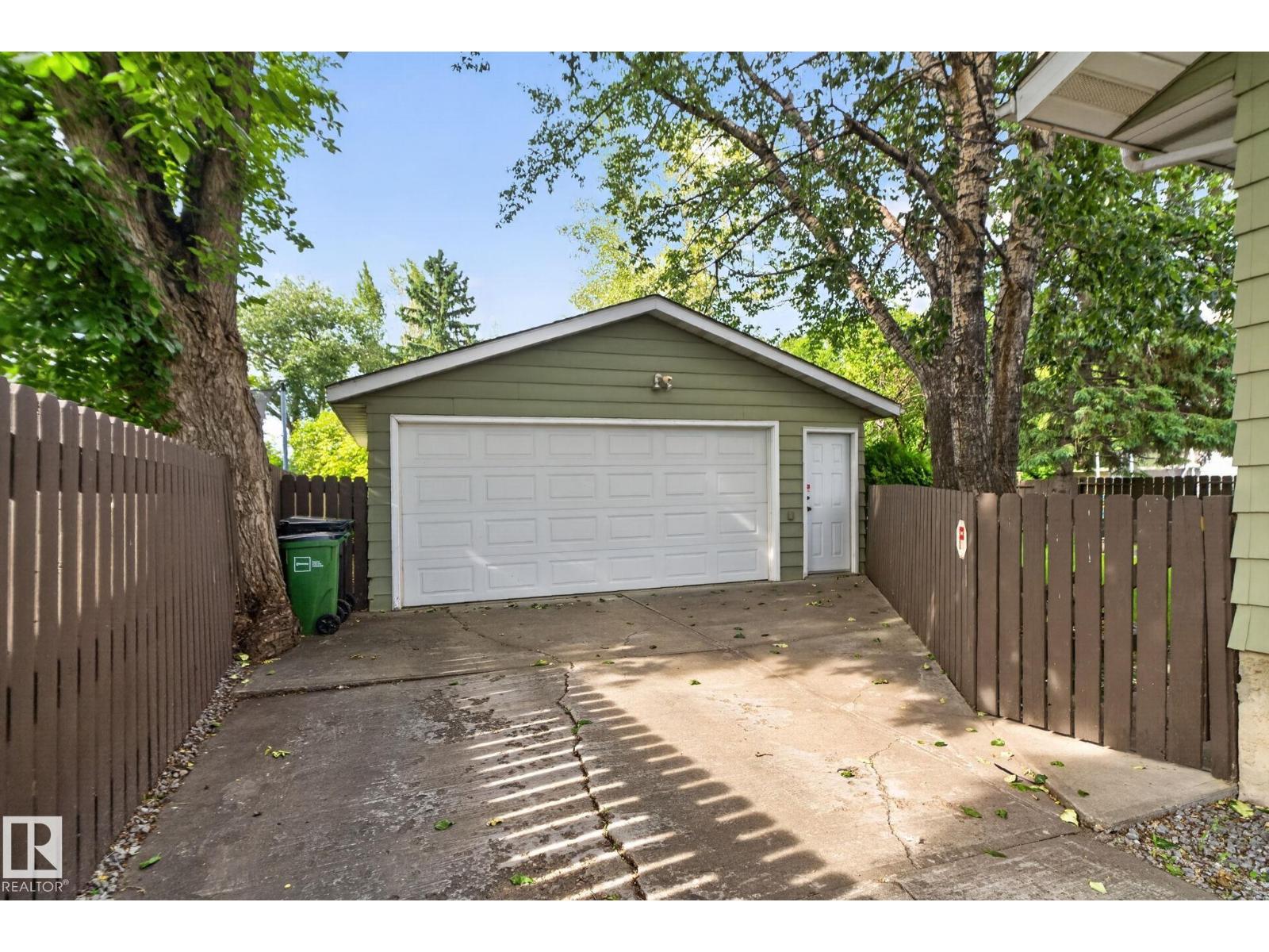4712 131 AV NW - 46