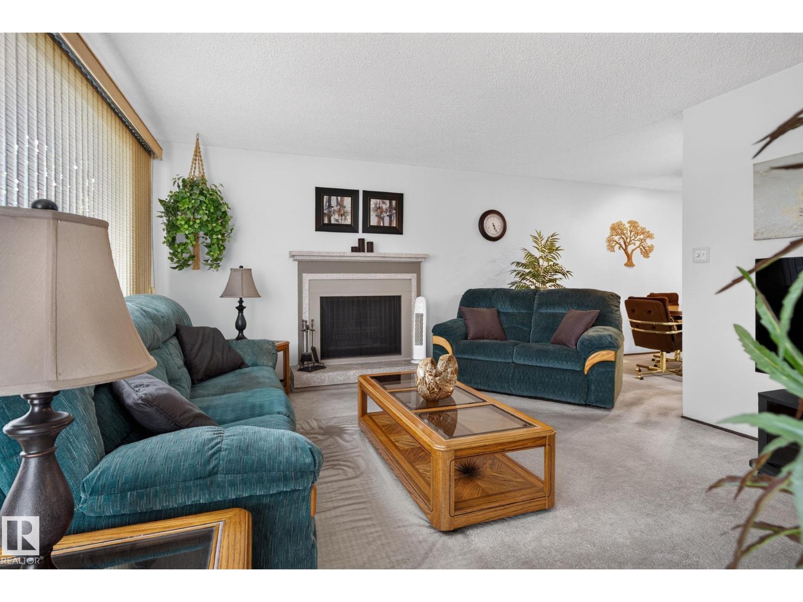4712 131 AV NW - 10