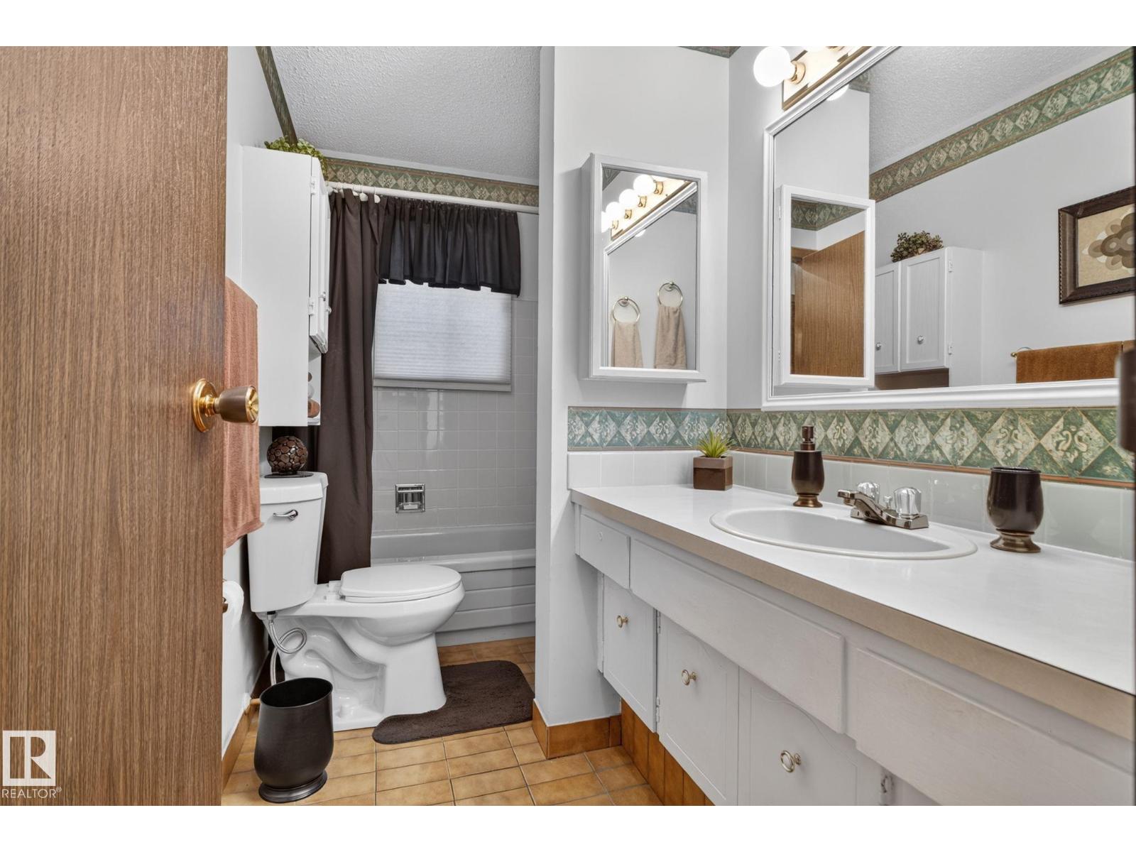 4712 131 AV NW - 22